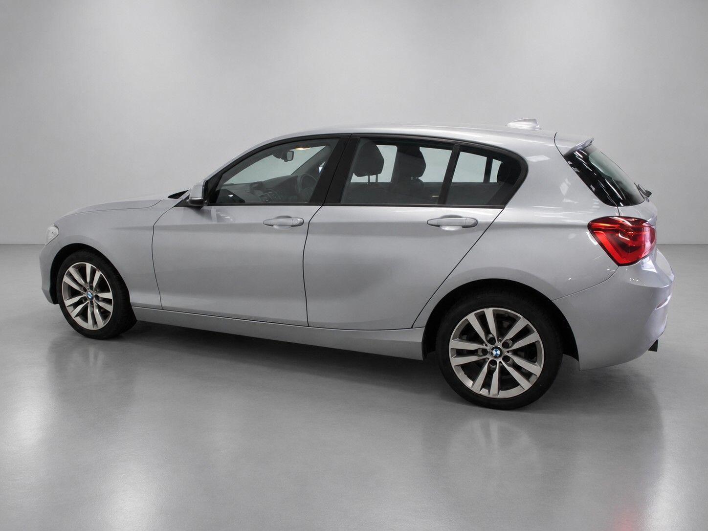 BMW 1 Series view 10