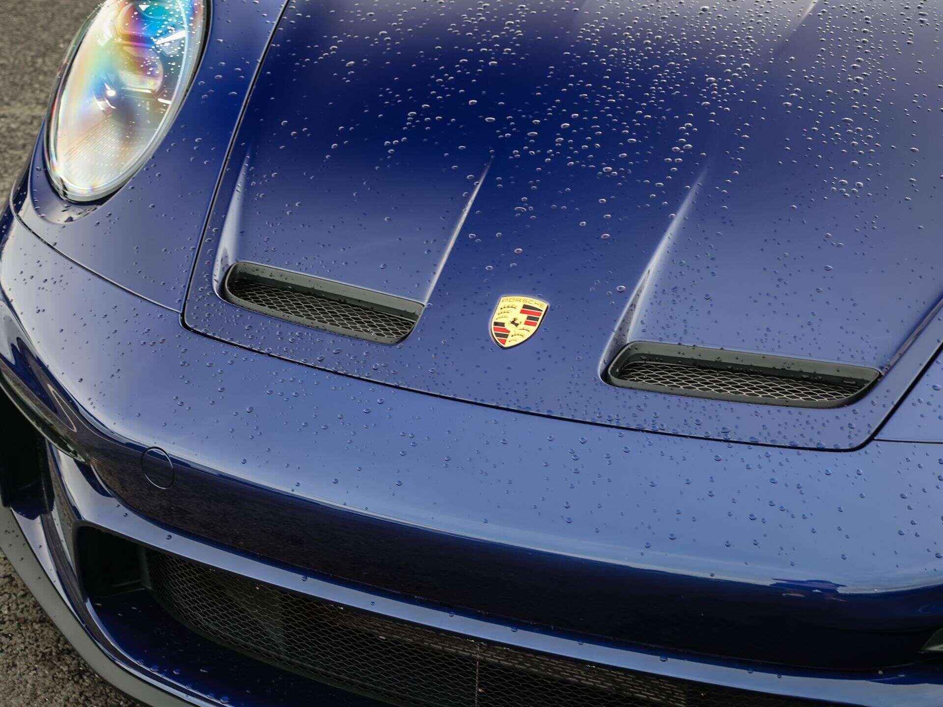 Porsche 911 view 27