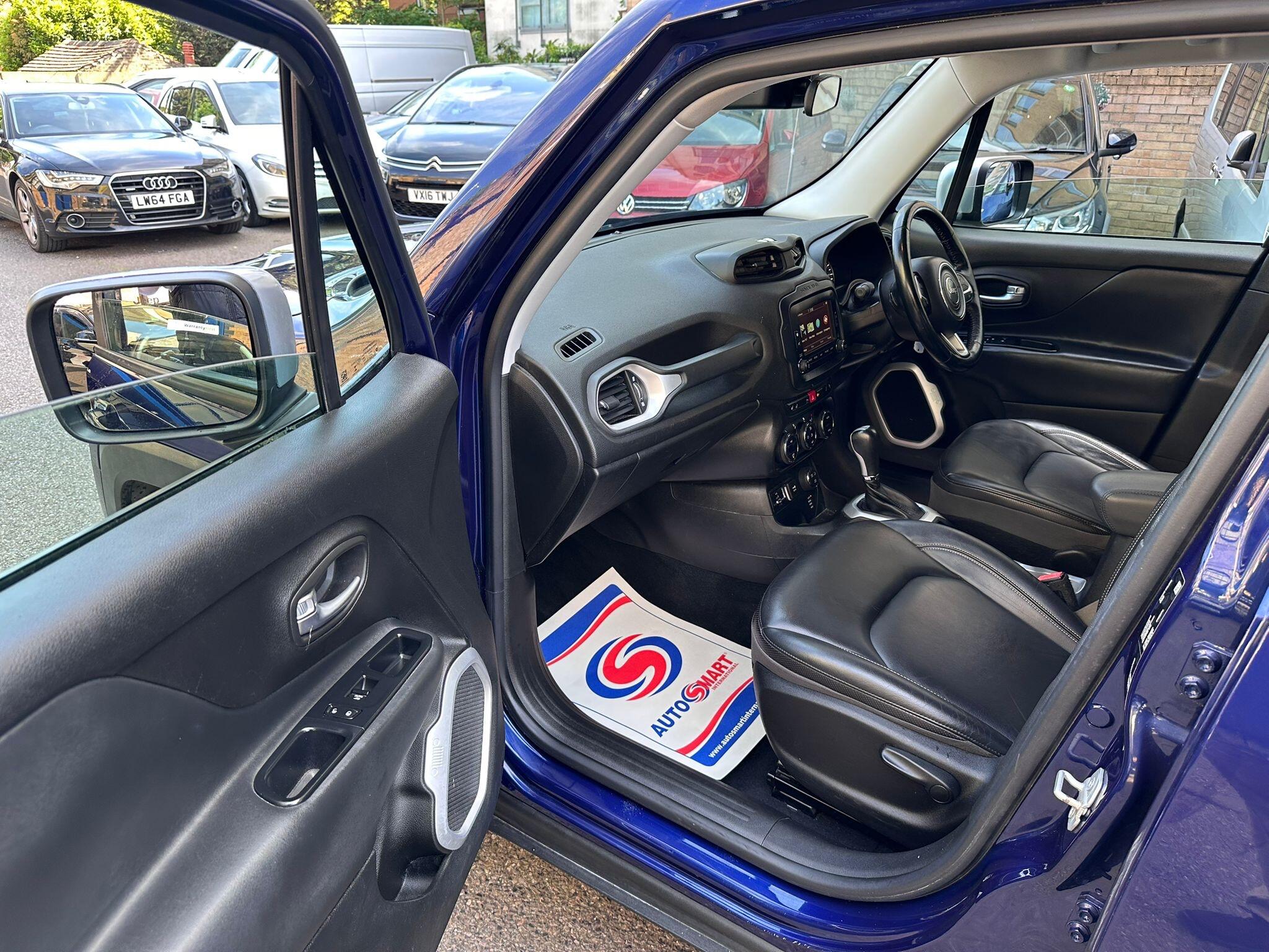 Jeep Renegade view 32