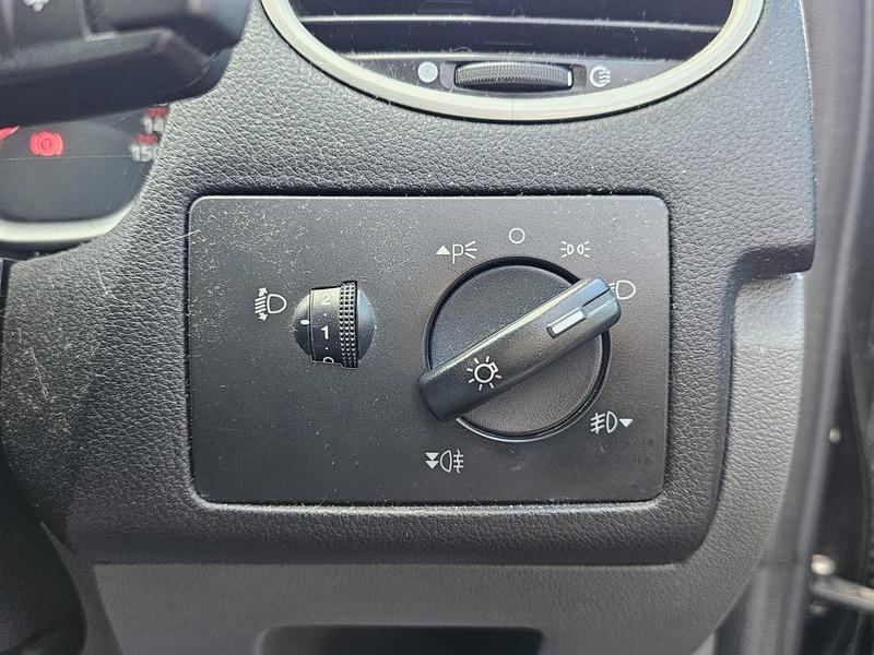 2008 Ford Focus image 25