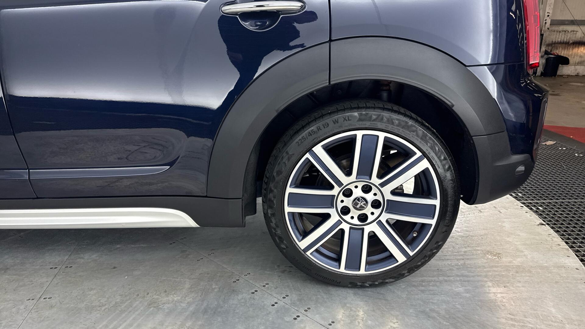 MINI Countryman view 25