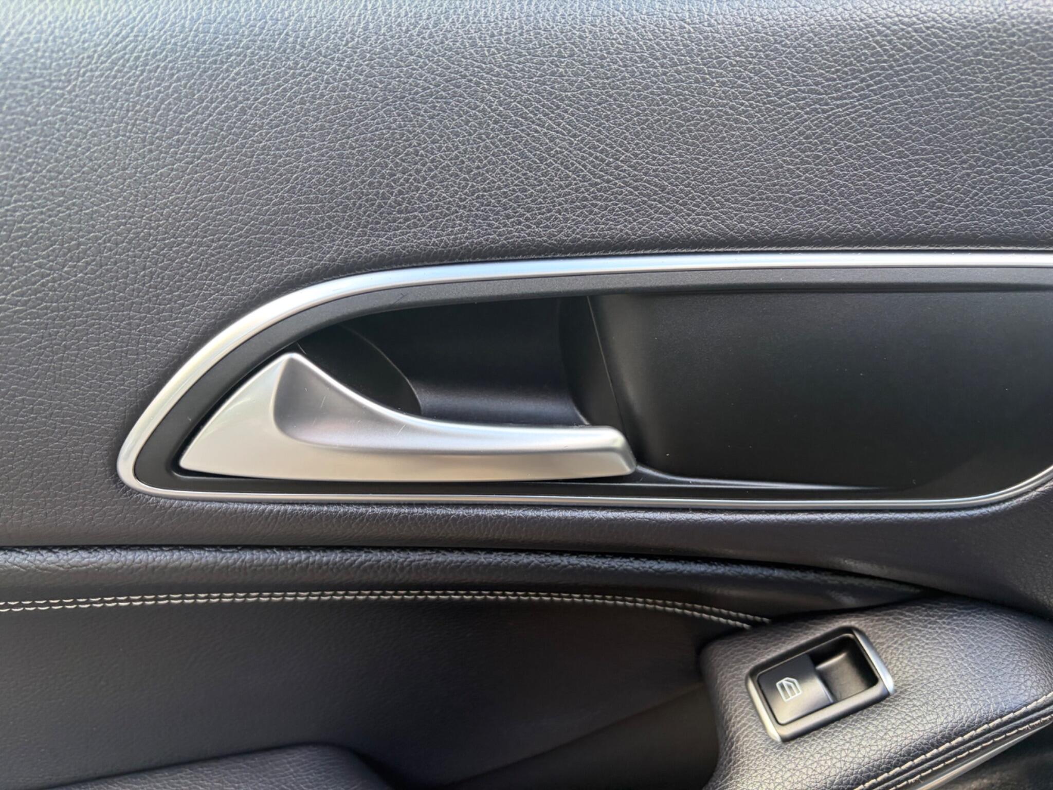 Mercedes-Benz Cla view 83