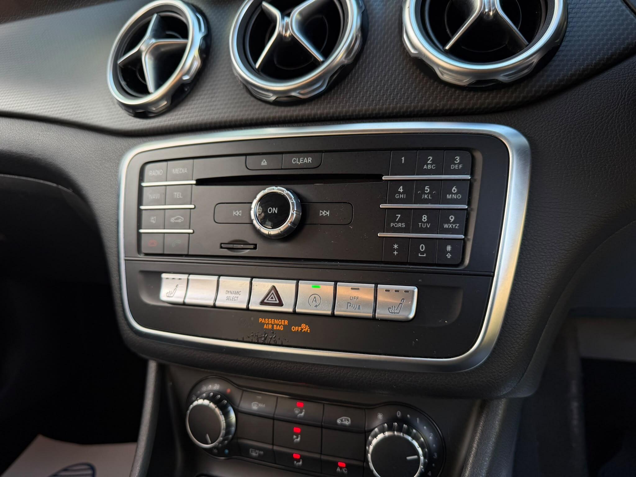 Mercedes-Benz Gla view 22
