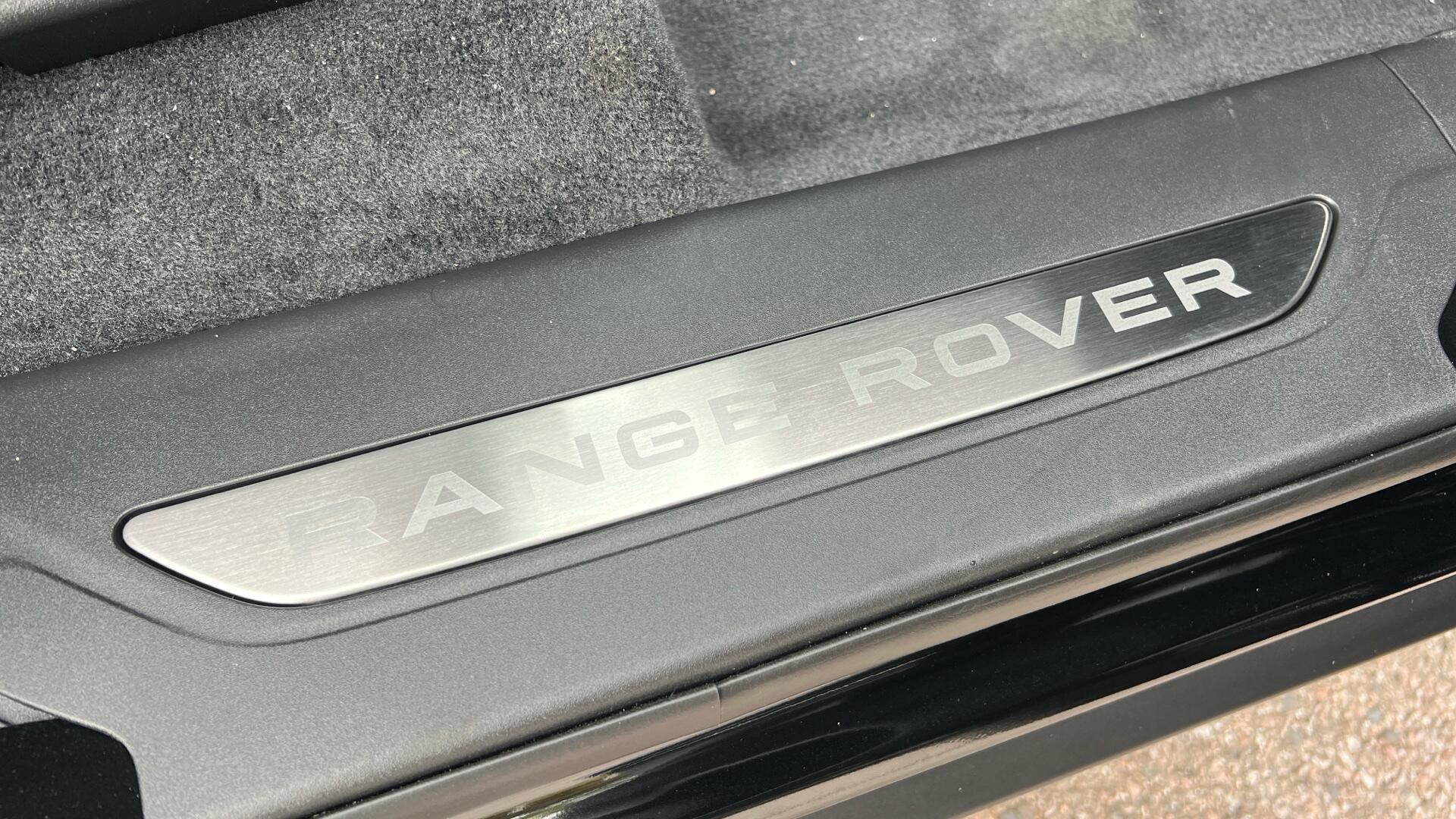 Land Rover Range Rover Velar view 25