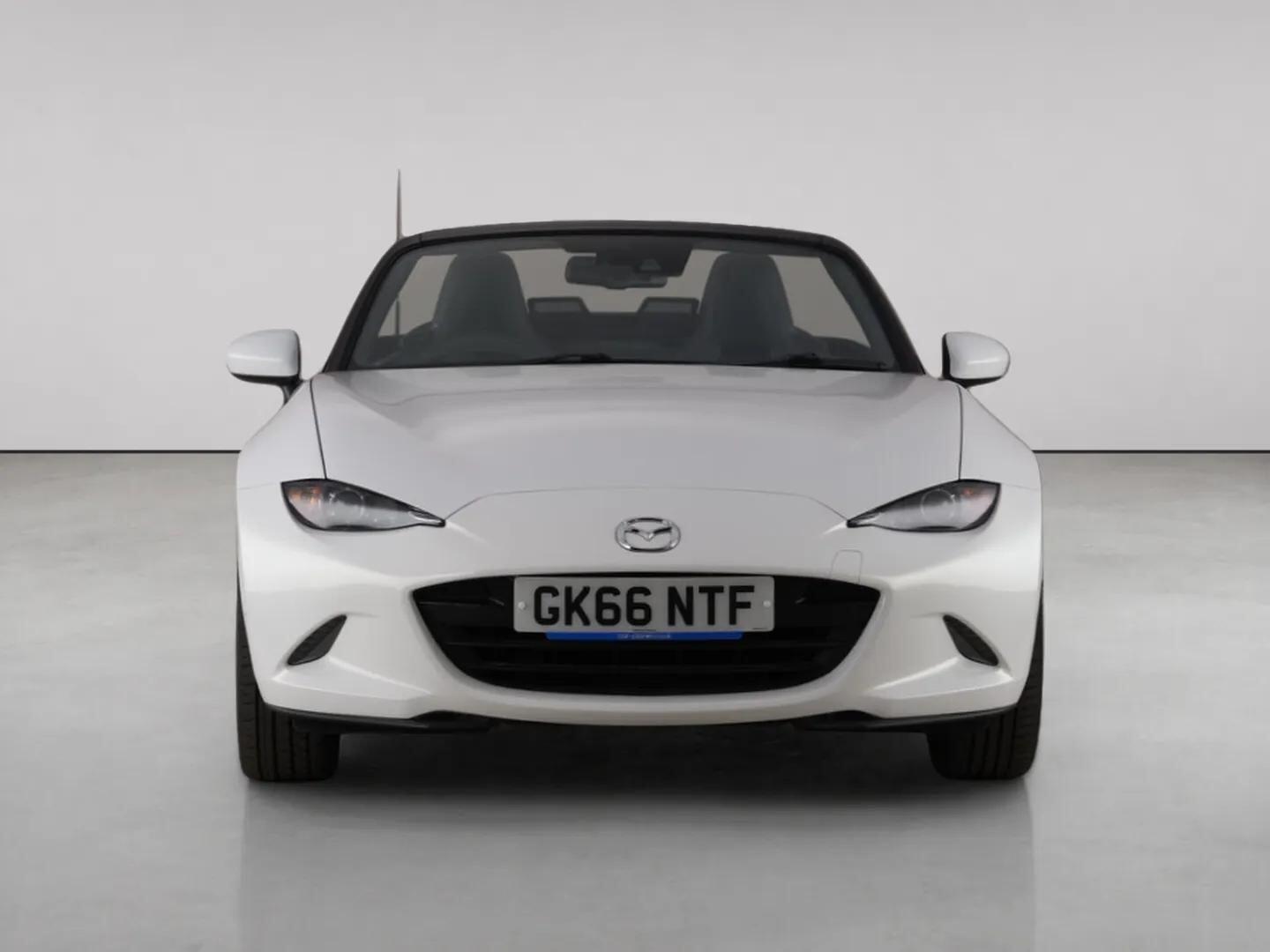 Mazda MX-5 view 9