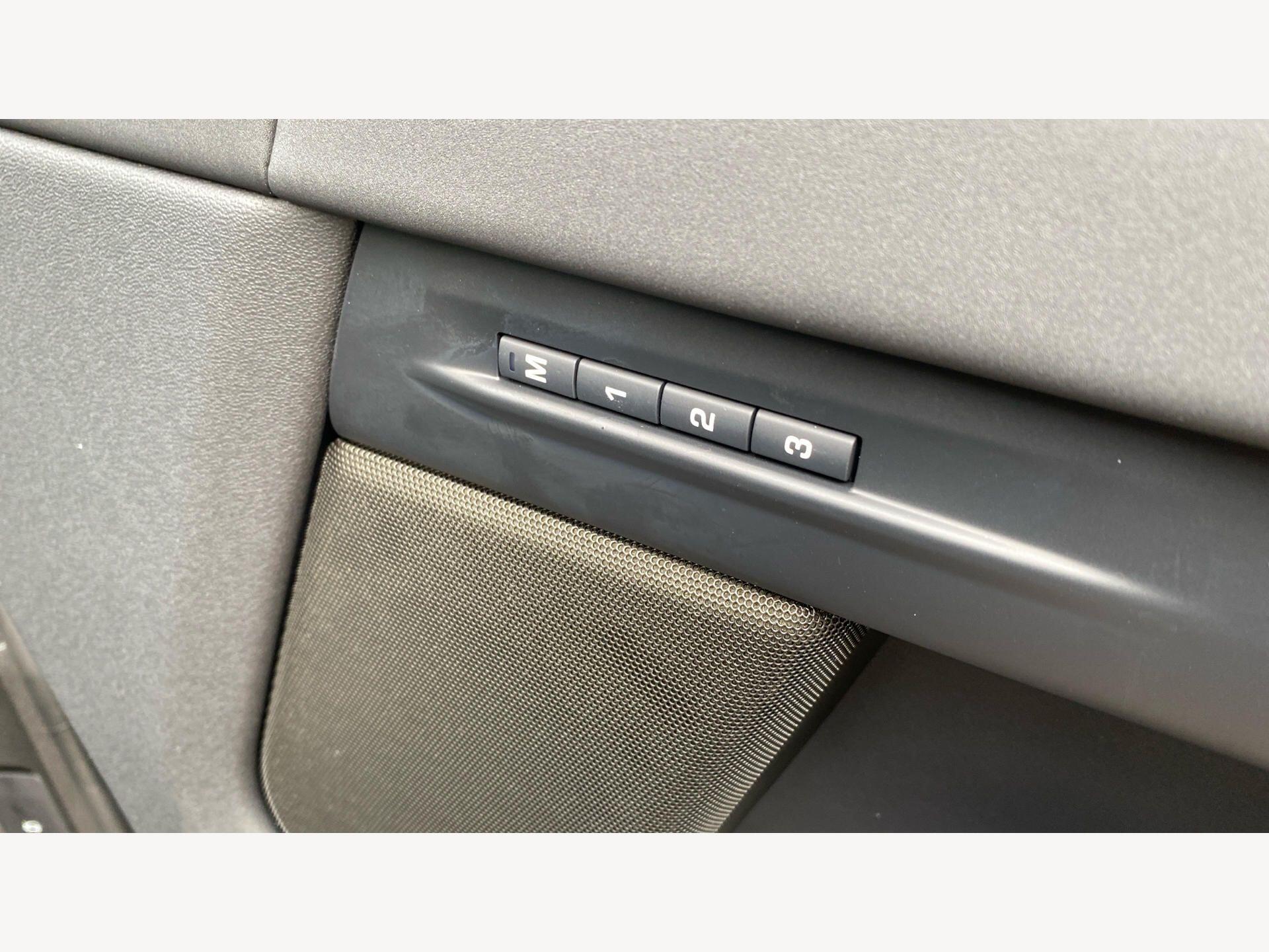 Land Rover Range Rover Evoque view 27