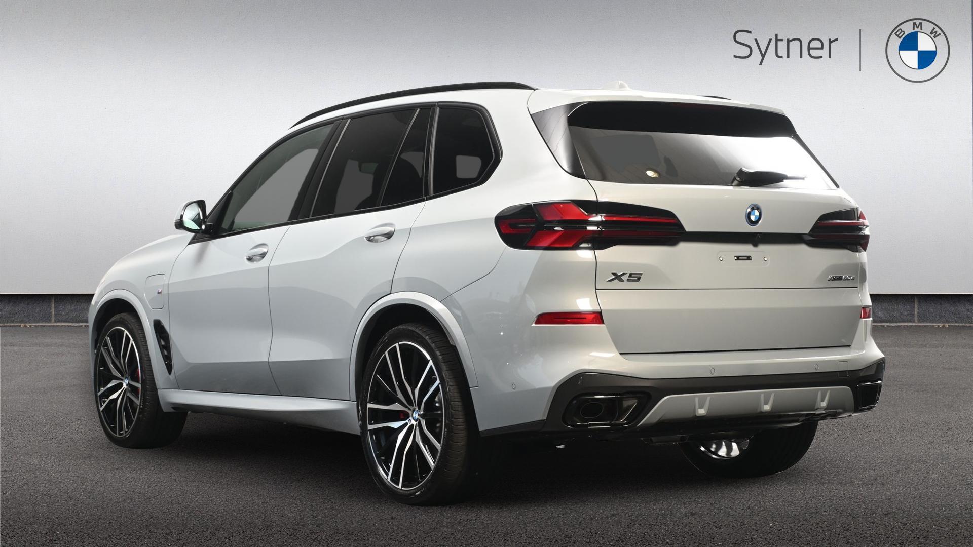 BMW X5 view 2