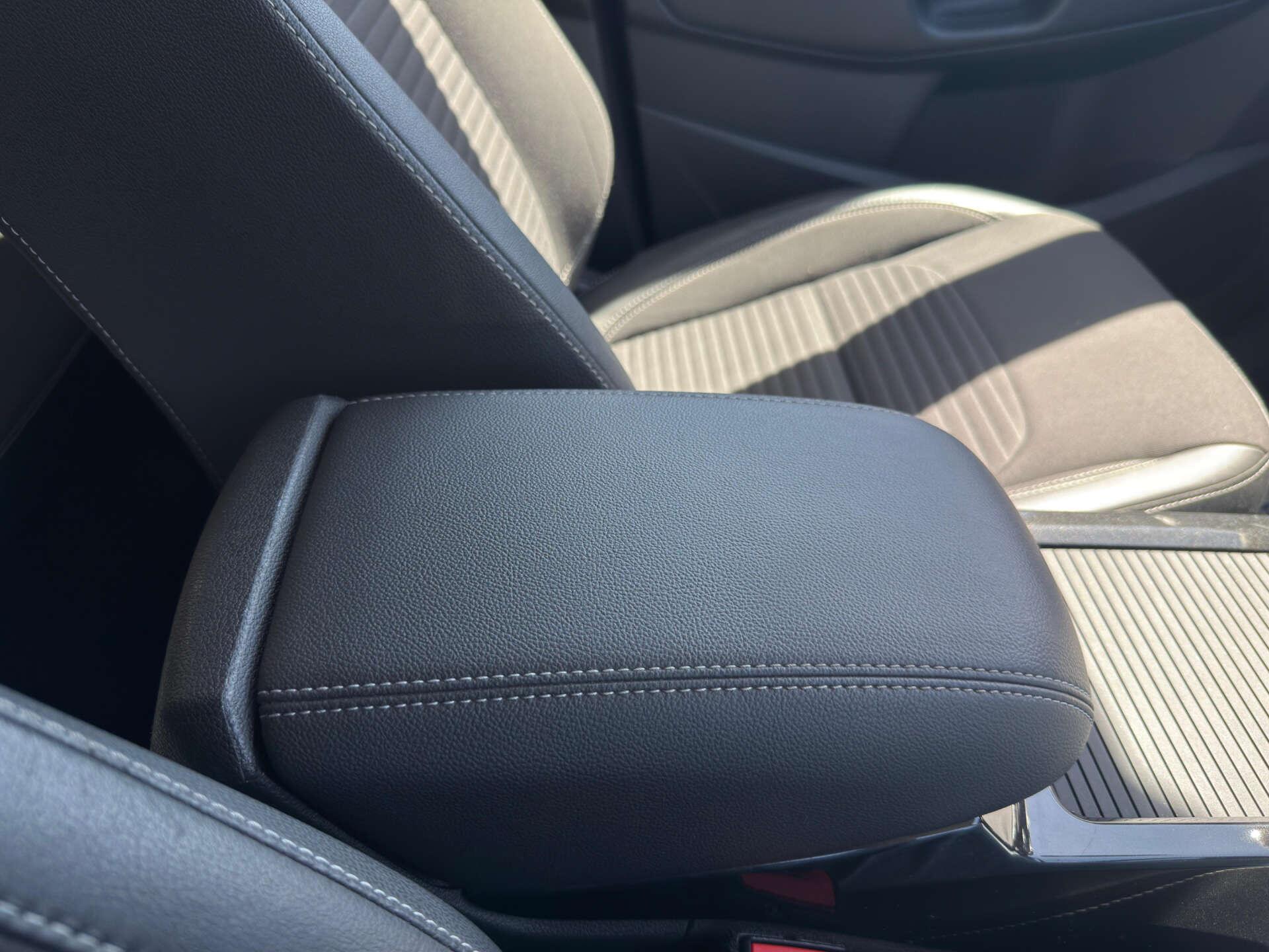 Ford Kuga view 65
