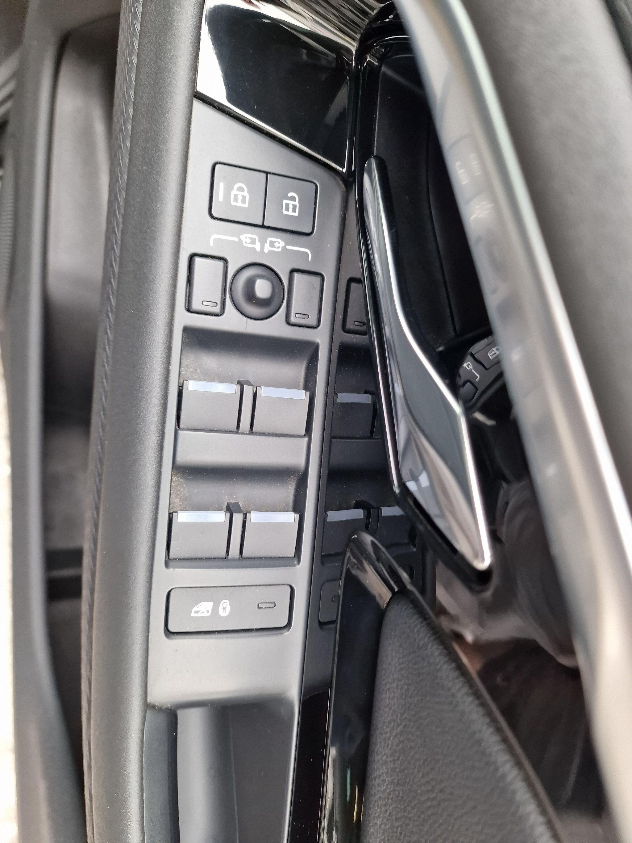 Land Rover Range Rover Evoque view 30