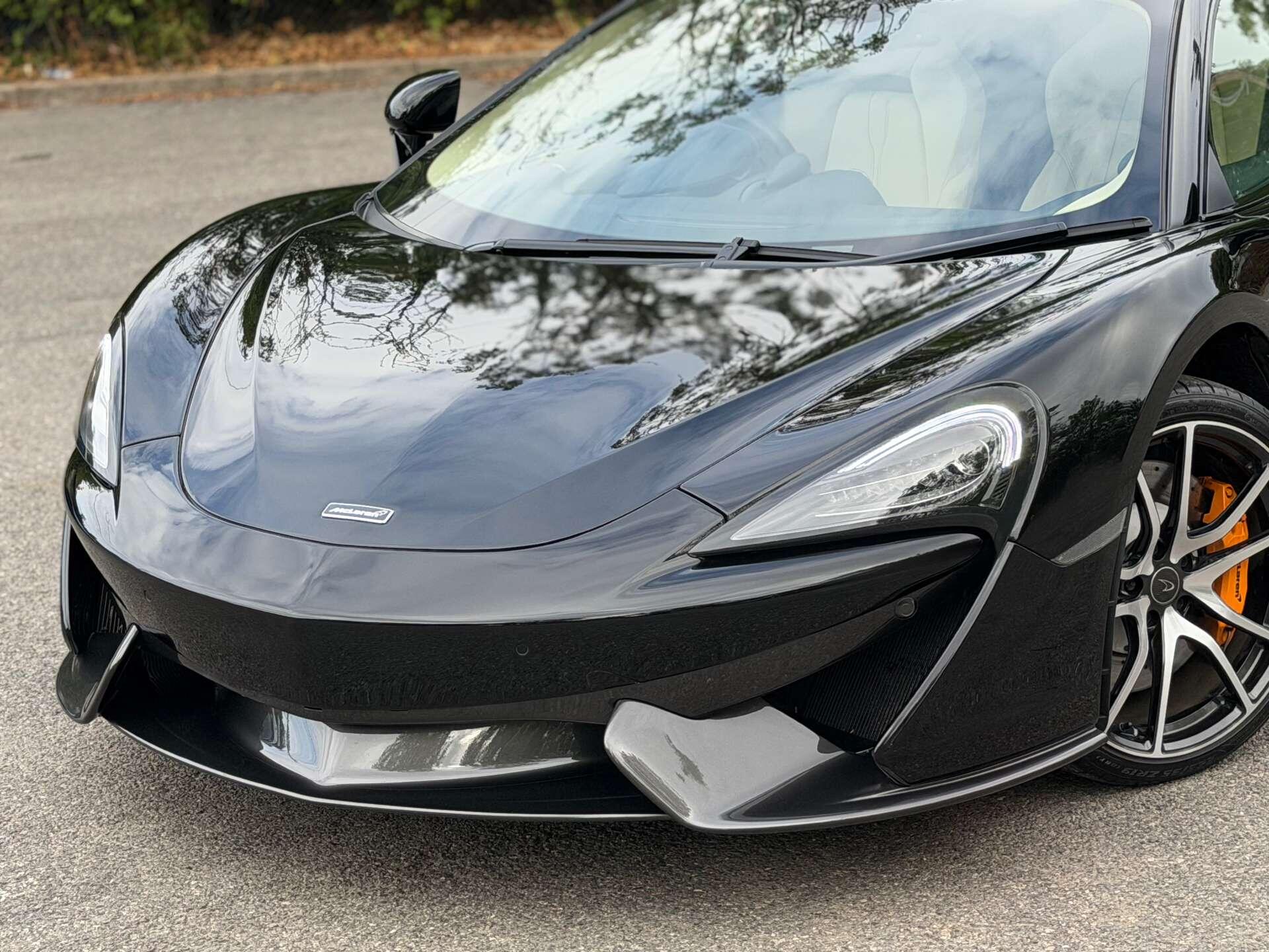 McLaren 570GT view 12