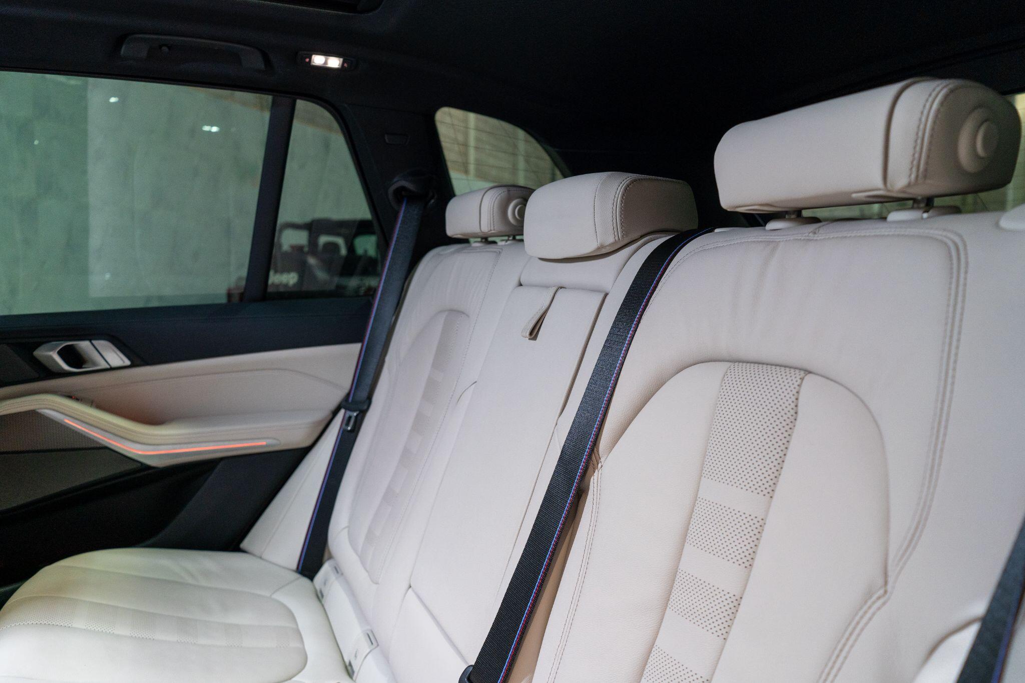 BMW X5 view 19