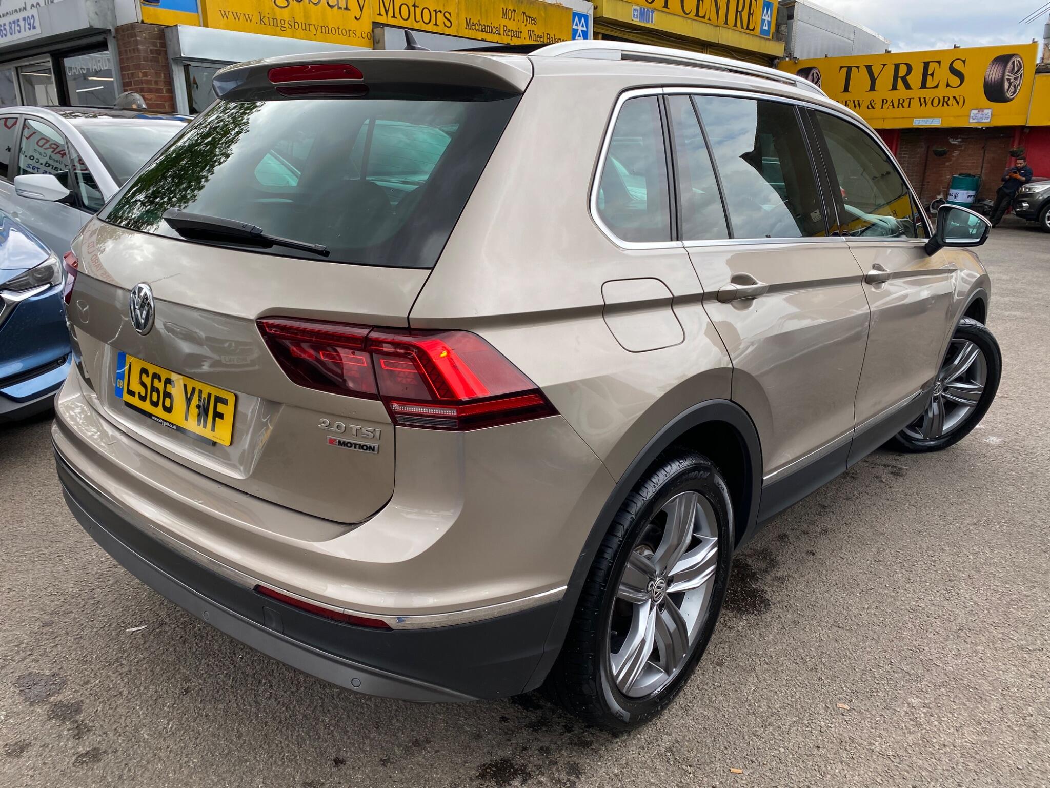 Volkswagen Tiguan view 10