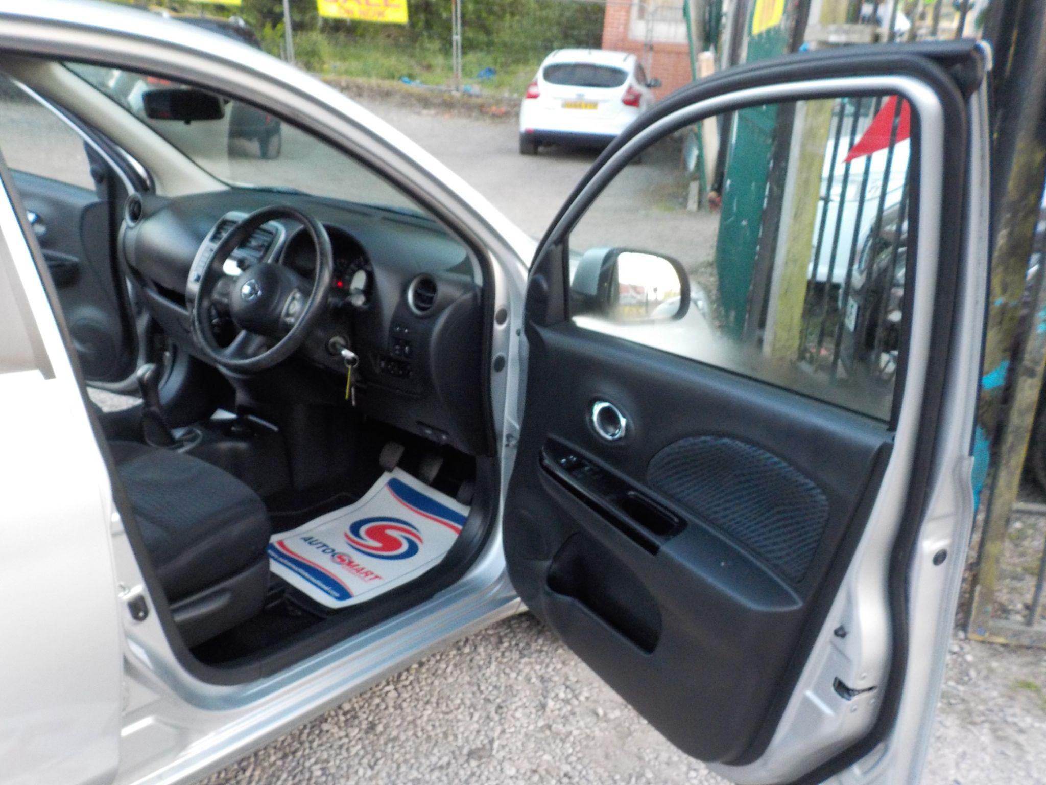 Nissan Micra 1.2 n-tec Euro 6 5dr