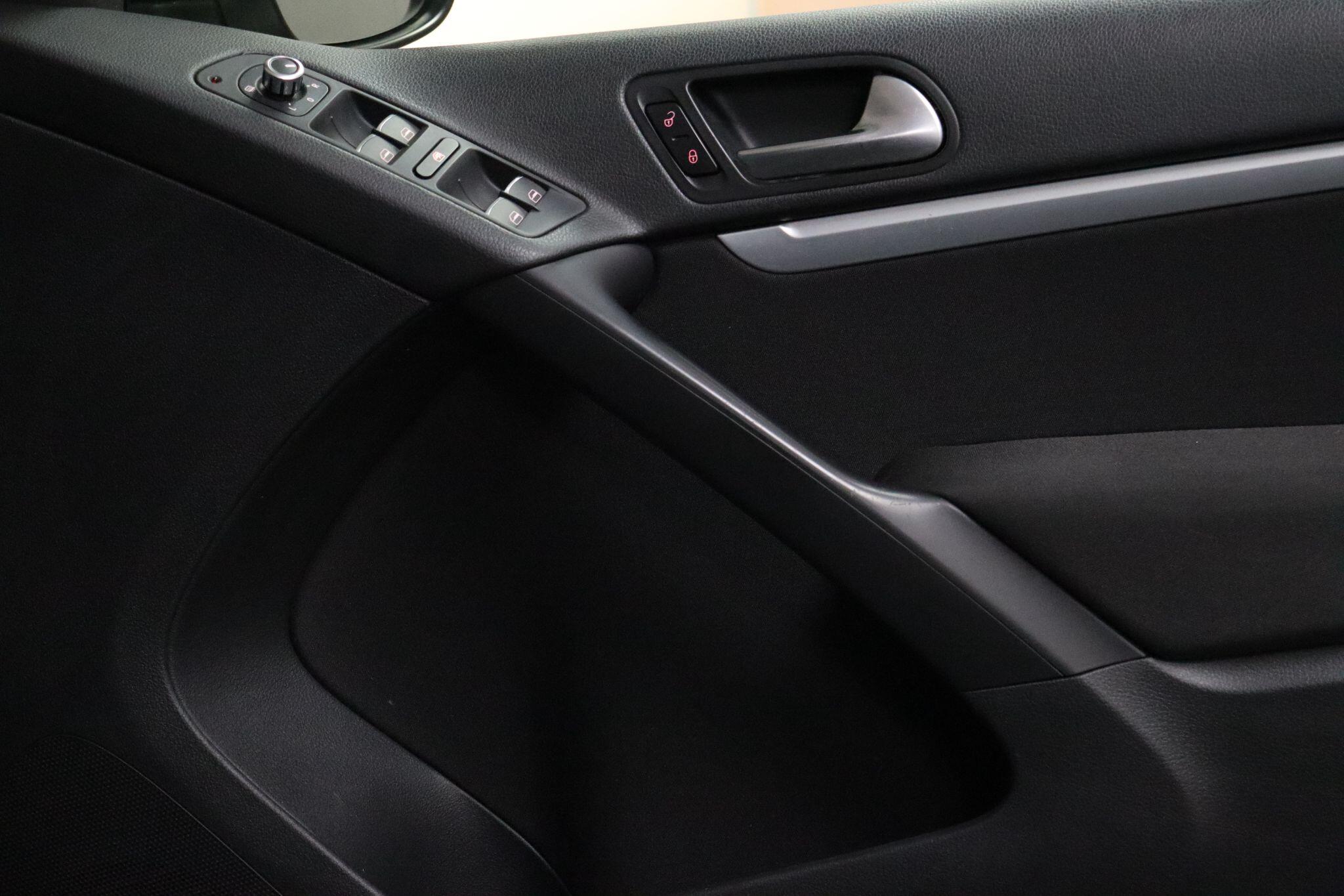 Volkswagen Tiguan view 36