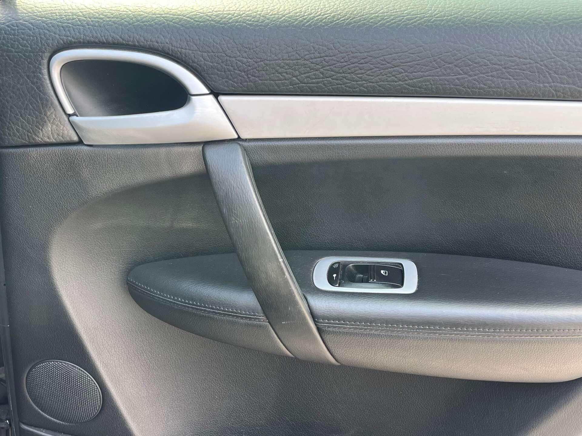 Porsche Cayenne view 37