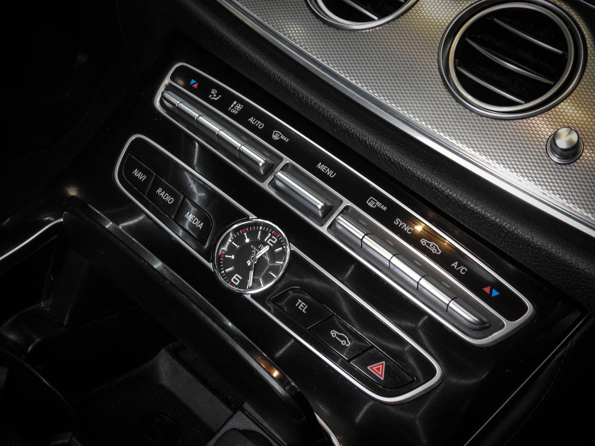 Mercedes-Benz E-Class view 33