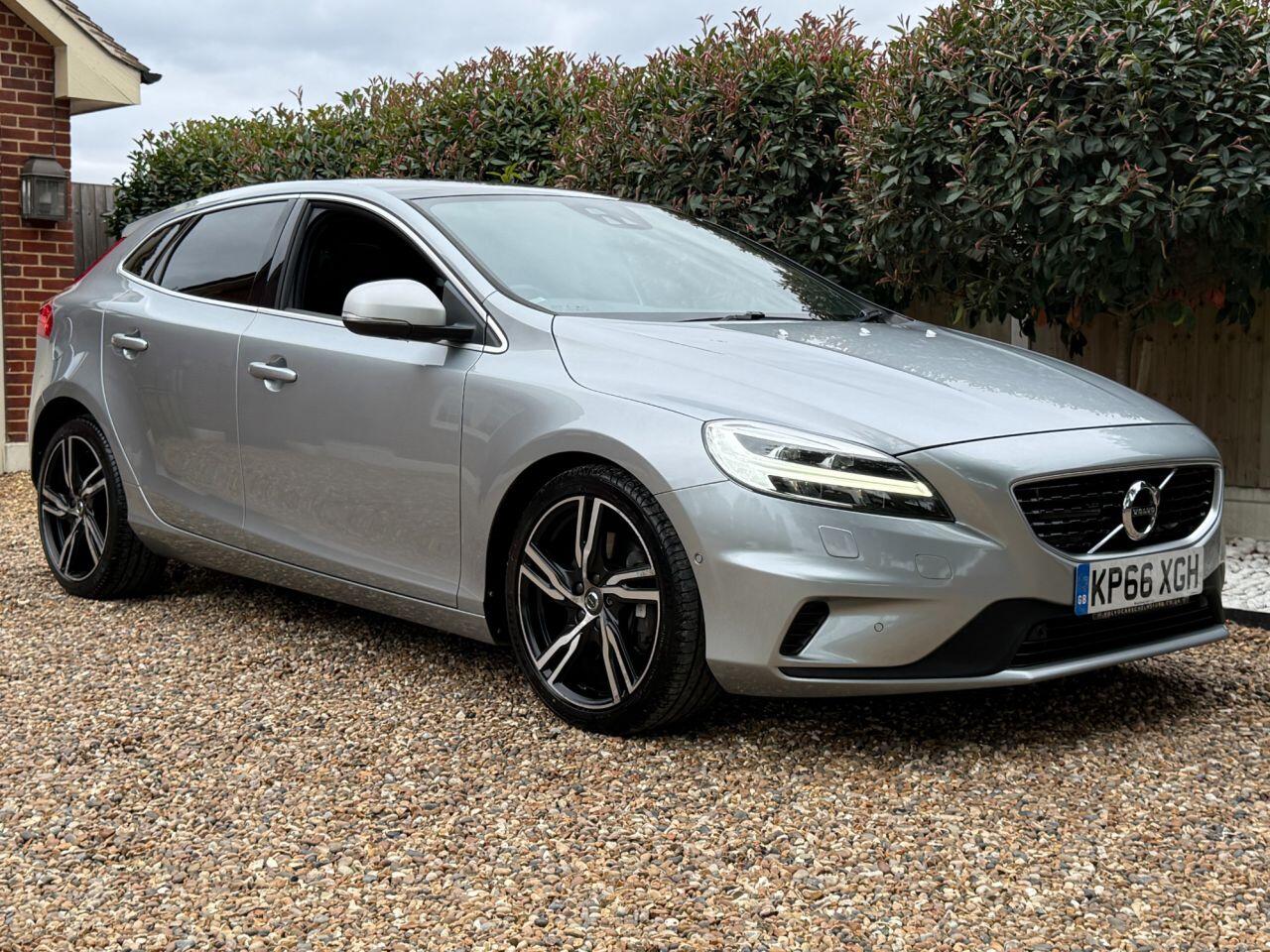 Volvo V40 view 7