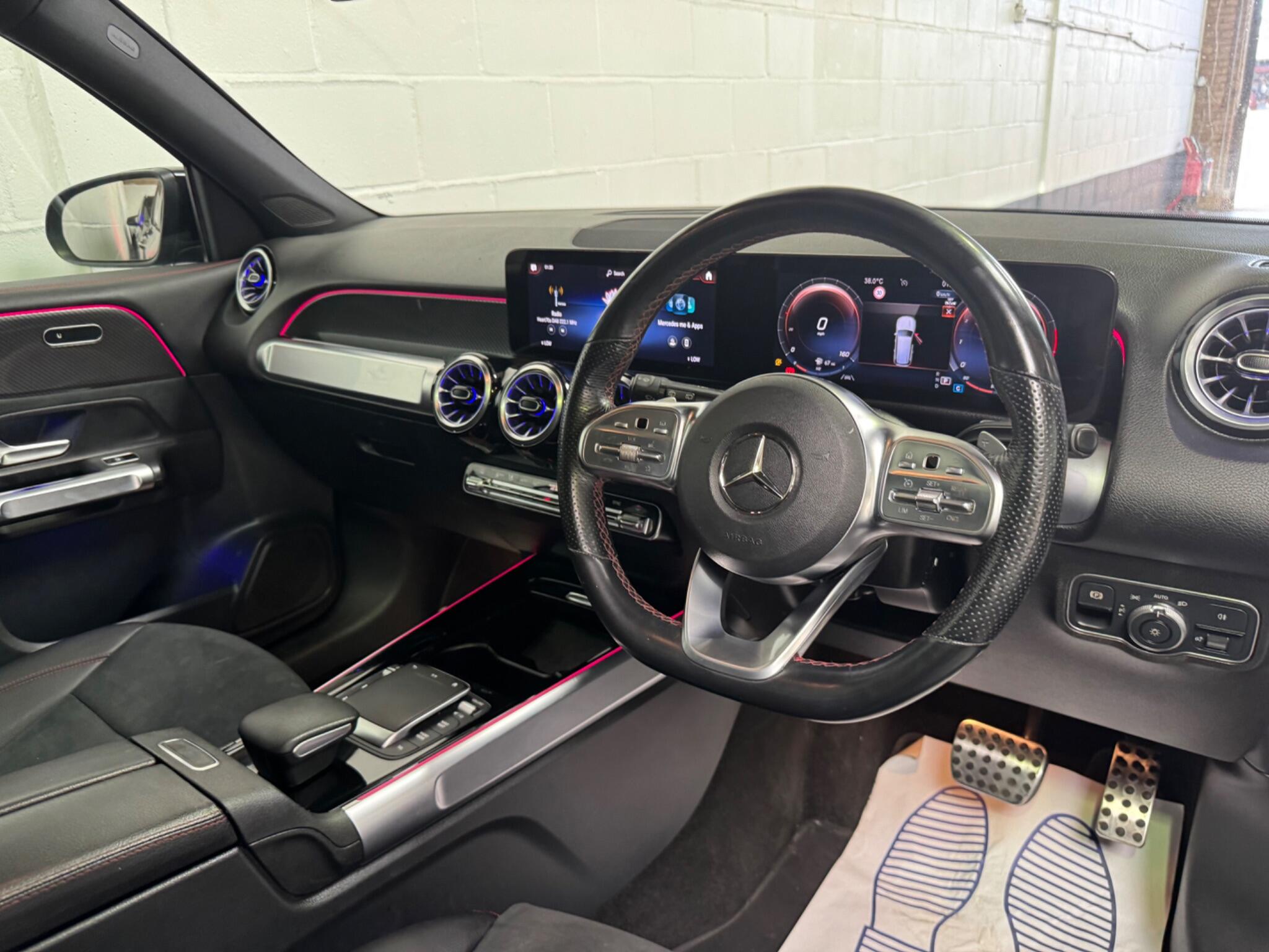Mercedes-Benz GLB view 9