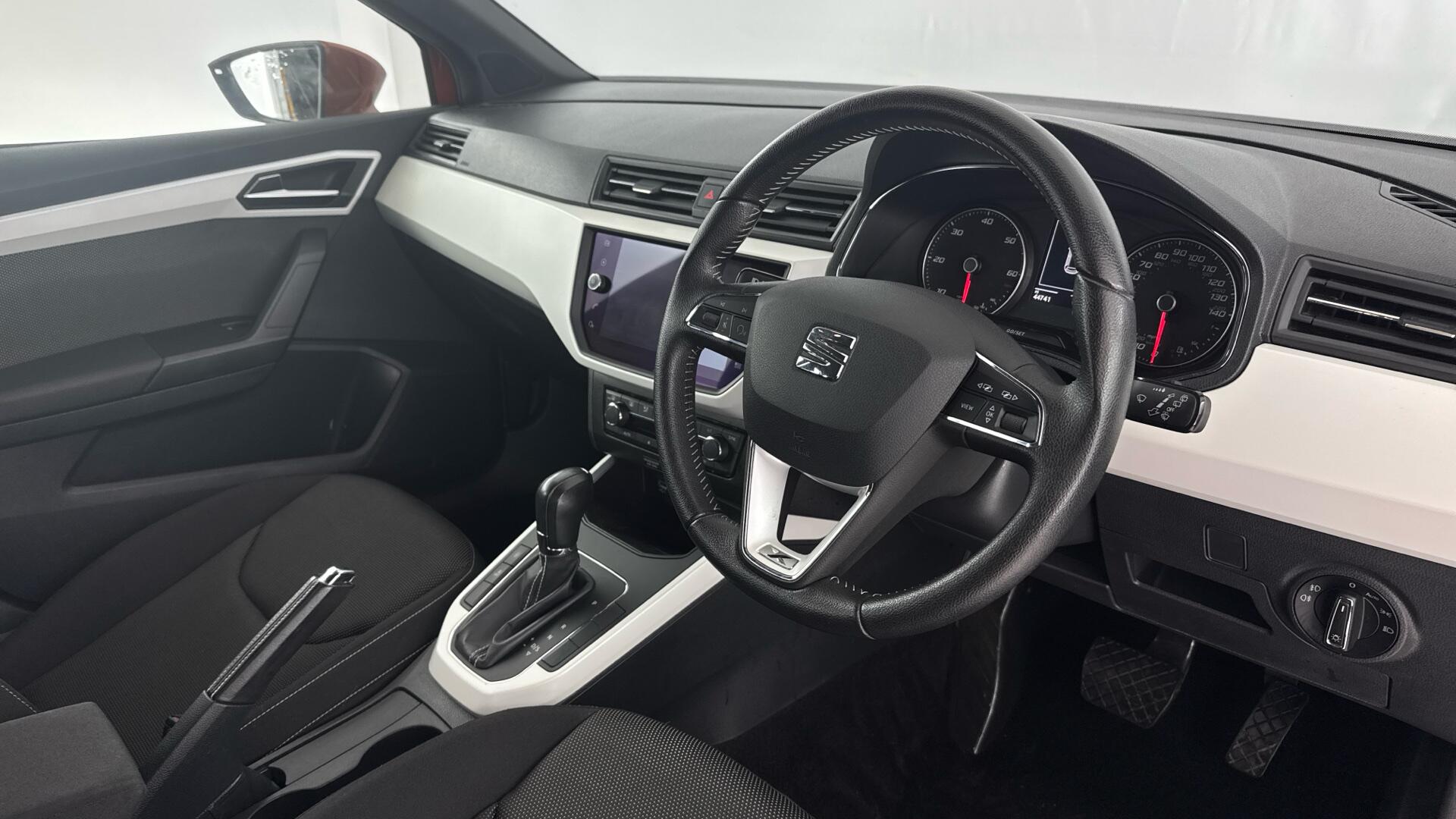 Seat Arona view 9