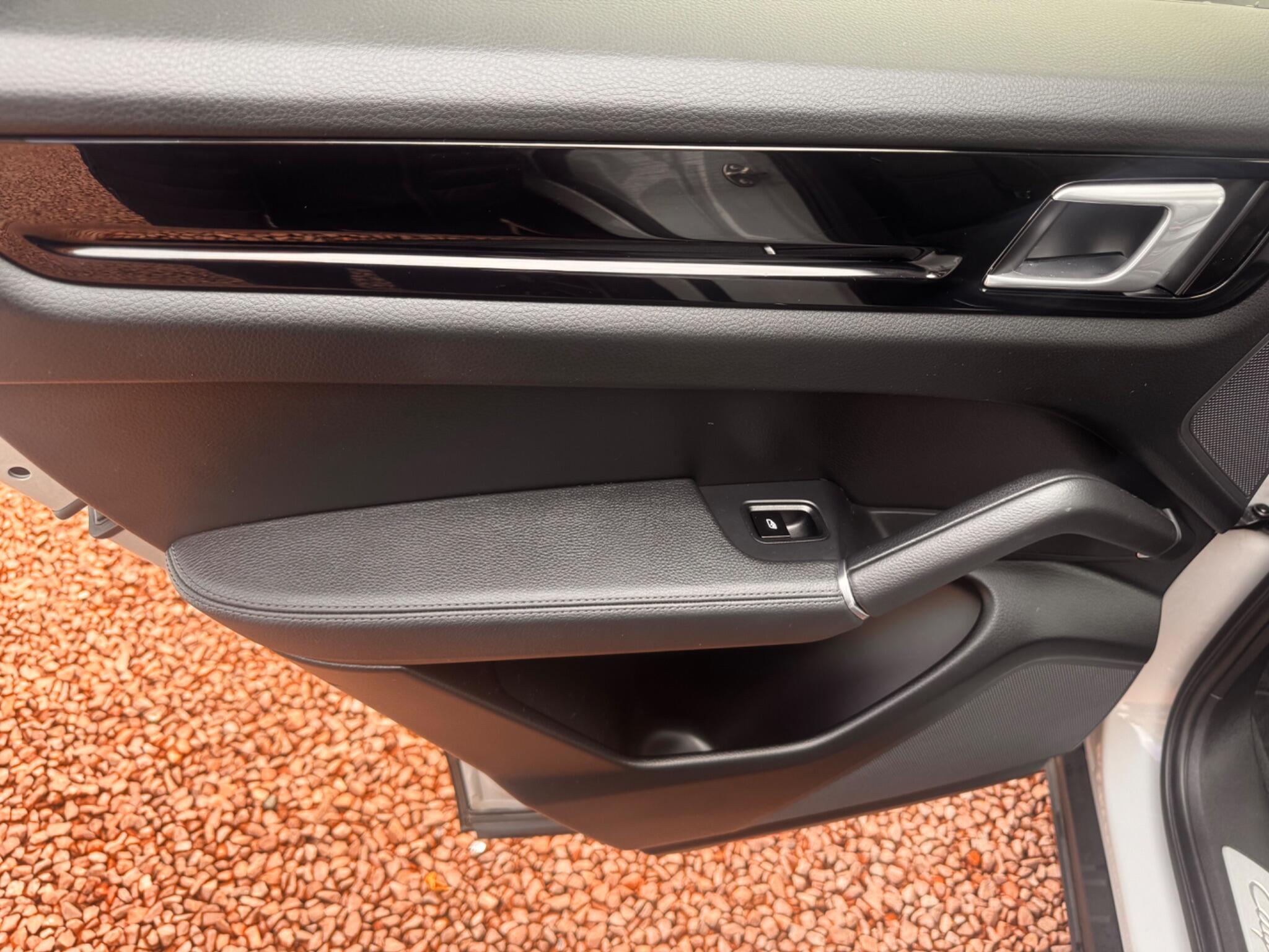 Porsche Cayenne view 76