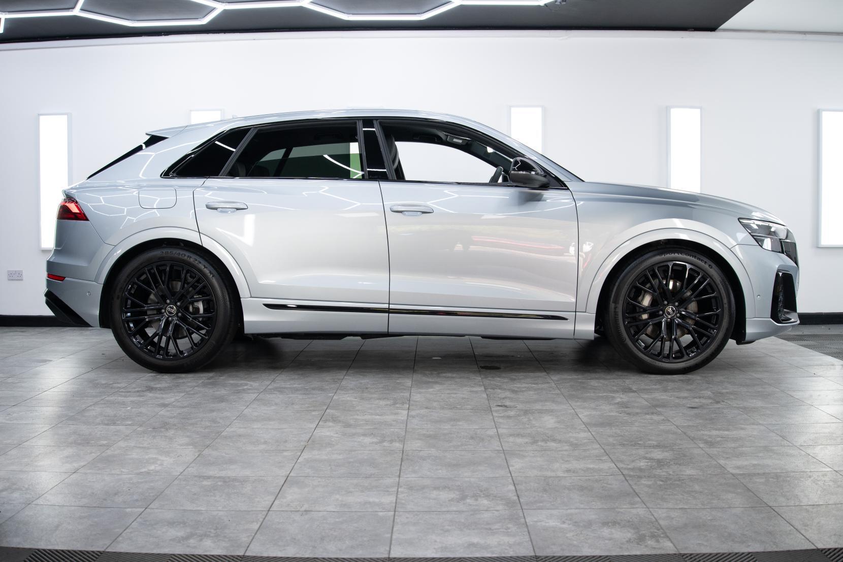 Audi Q8 view 3