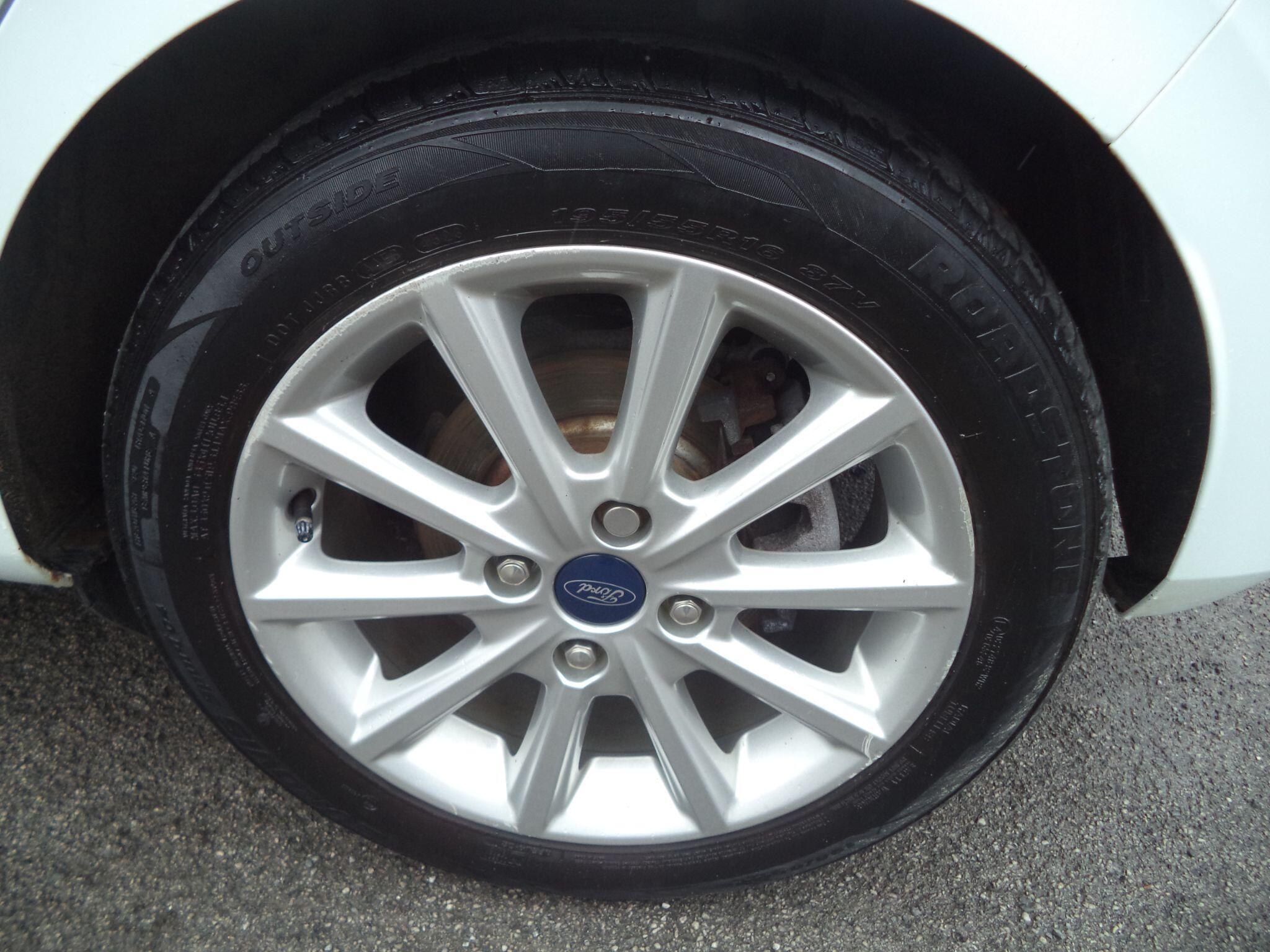 Ford Fiesta view 24