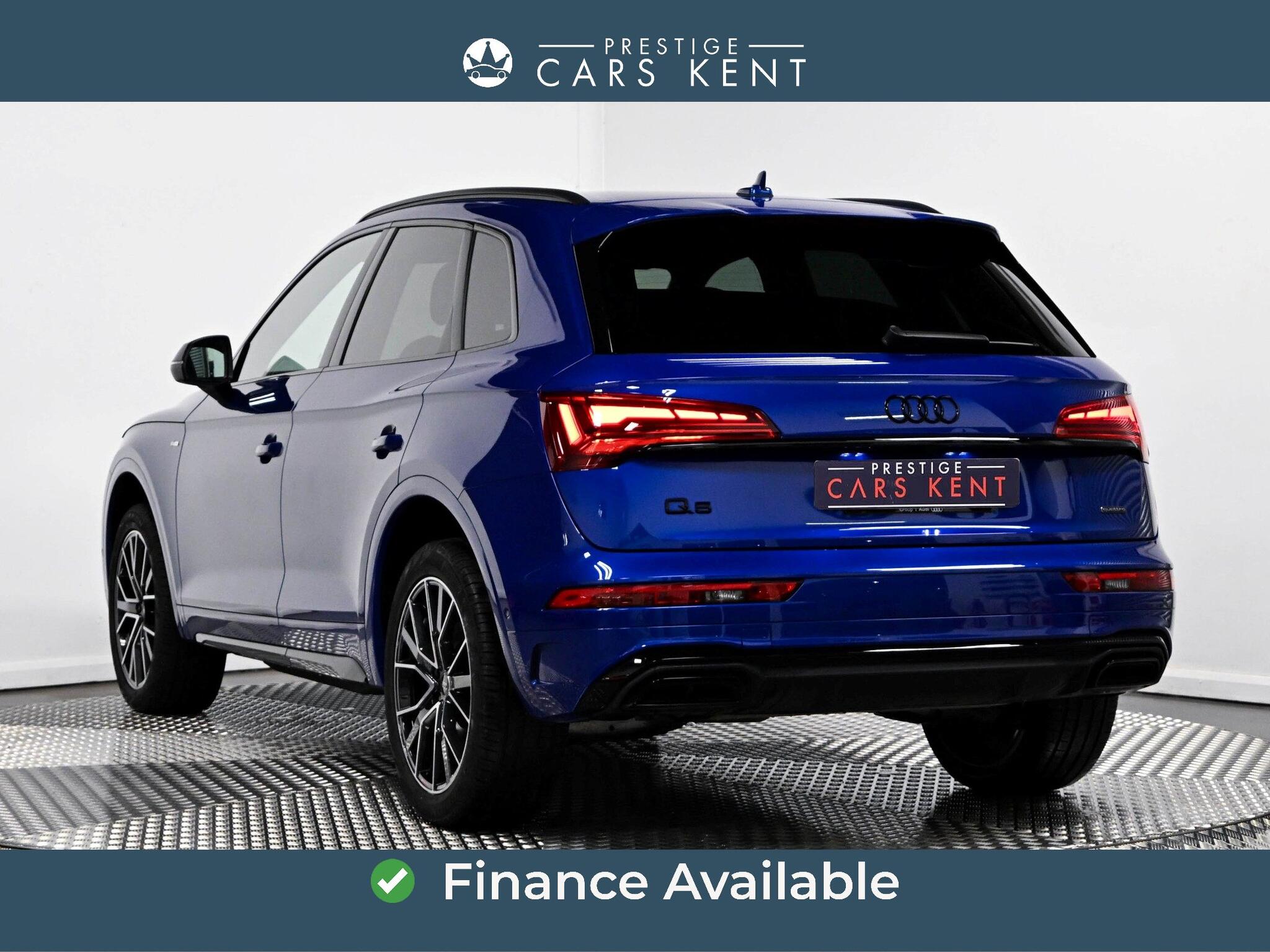 Audi Q5 view 3