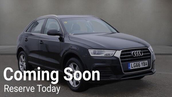 Audi Q3 view 15