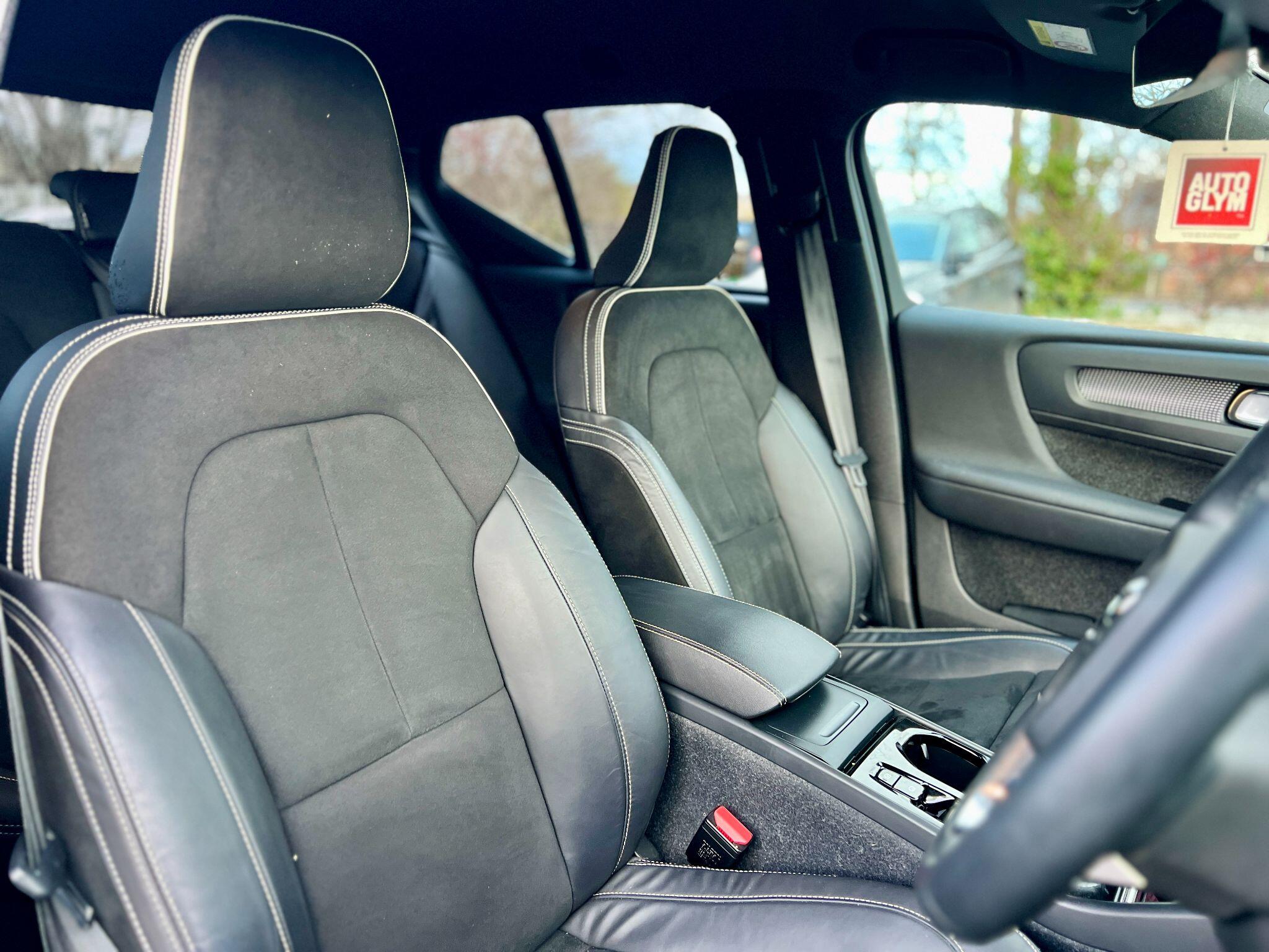 Volvo XC40 view 15