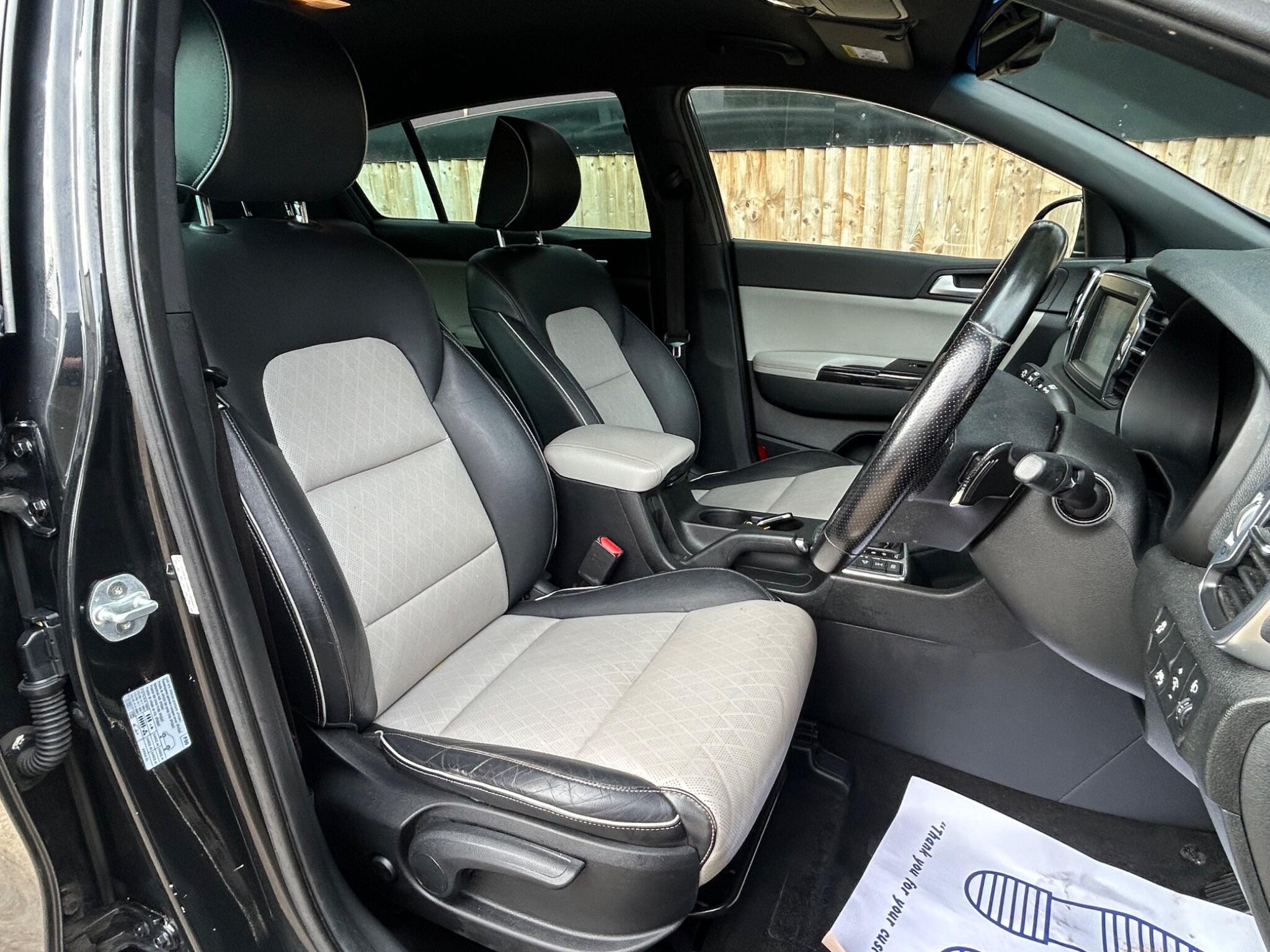 Kia Sportage view 3