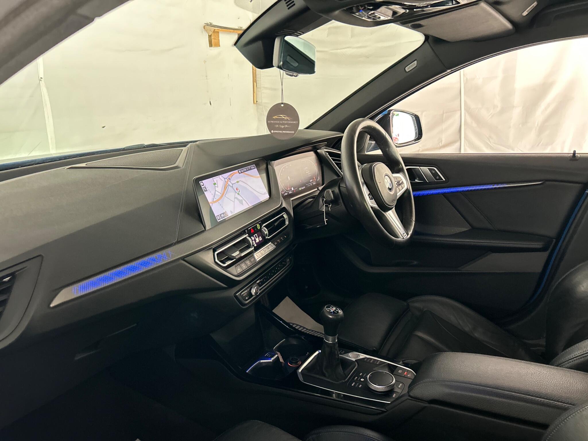 BMW 1 Series view 18