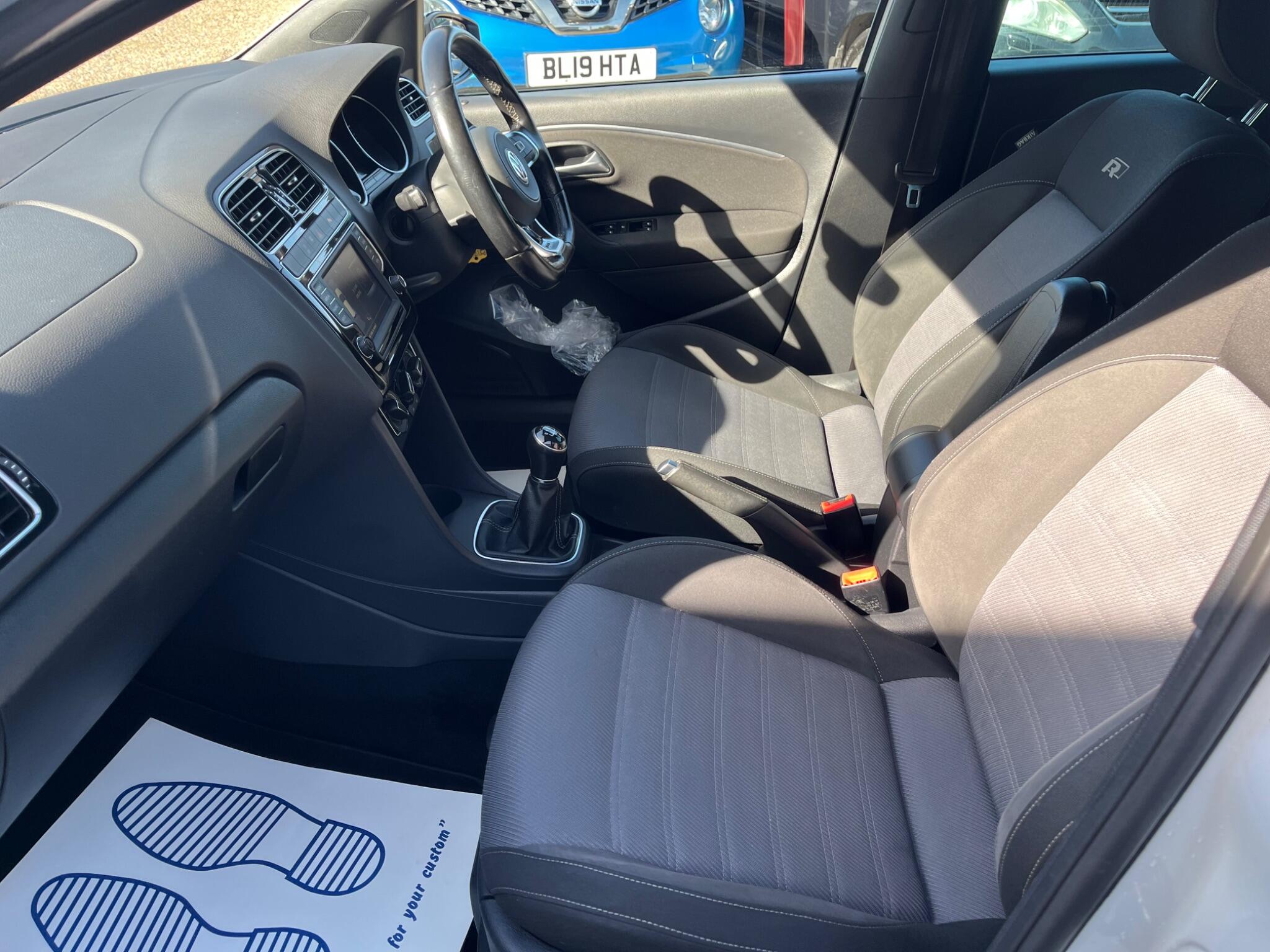 Volkswagen Polo view 12