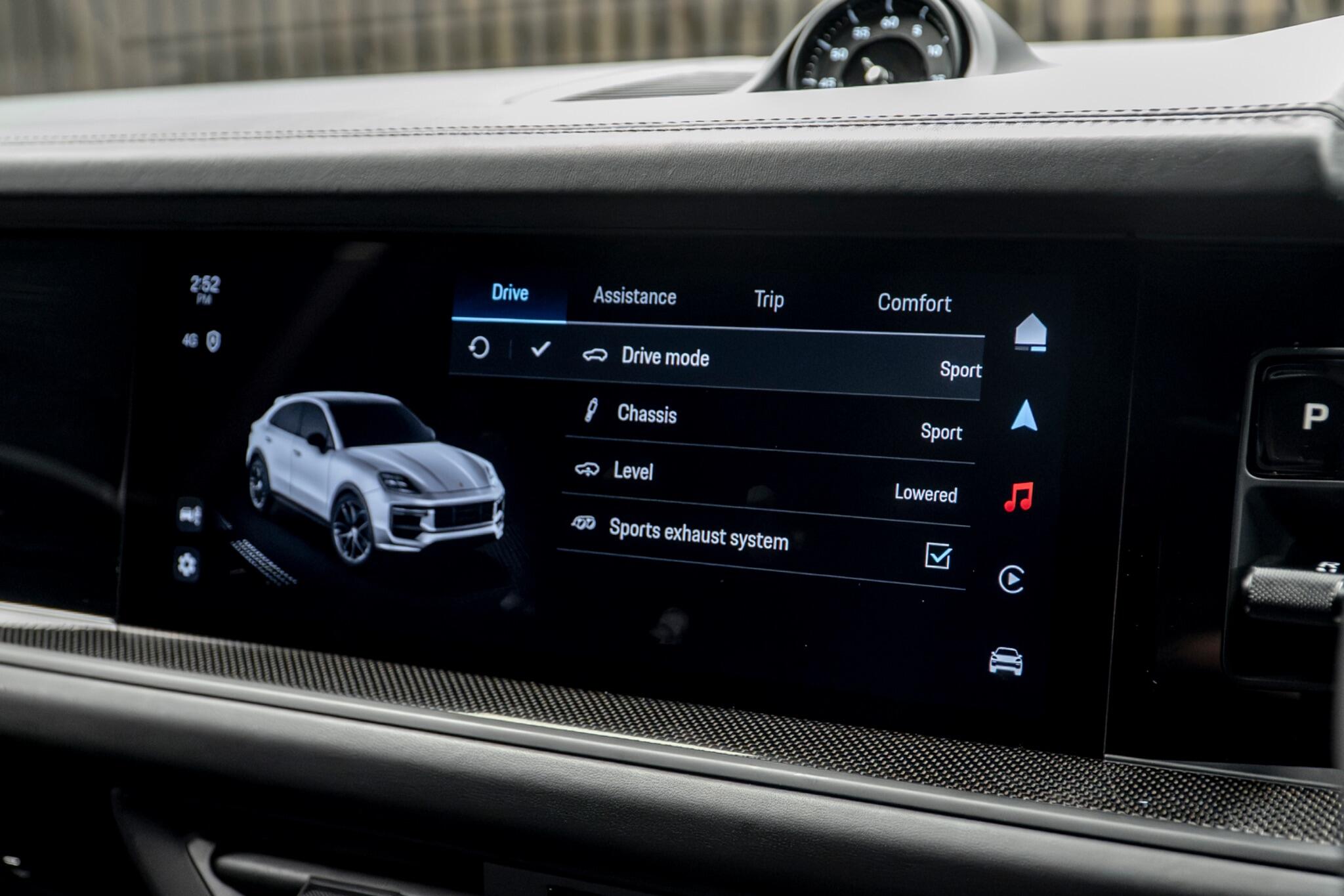 Porsche Cayenne view 35
