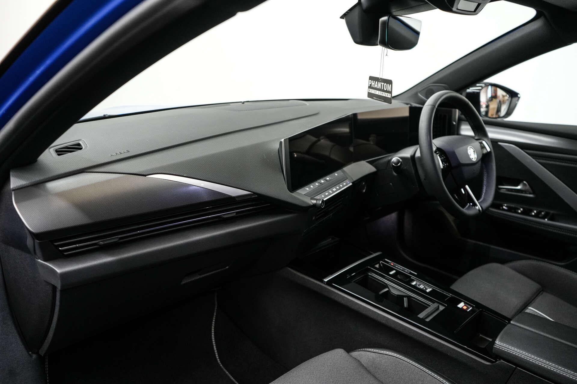 Vauxhall Astra Electric view 14