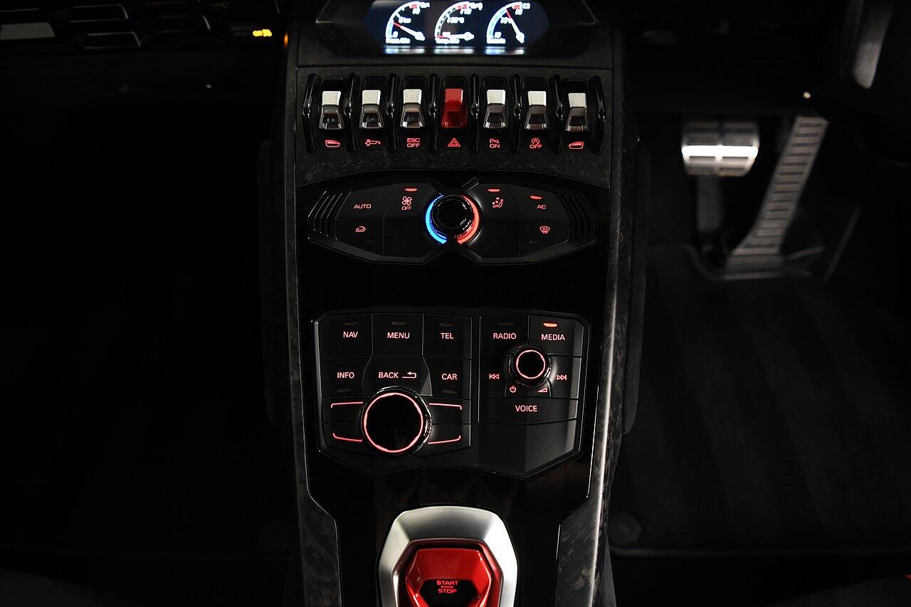 Lamborghini Huracan view 20