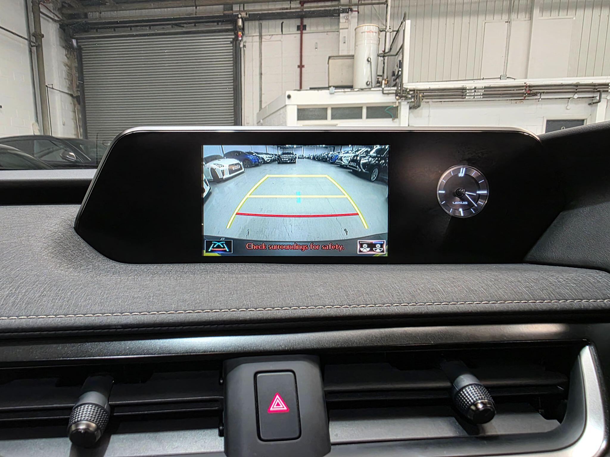 Lexus Ux view 9
