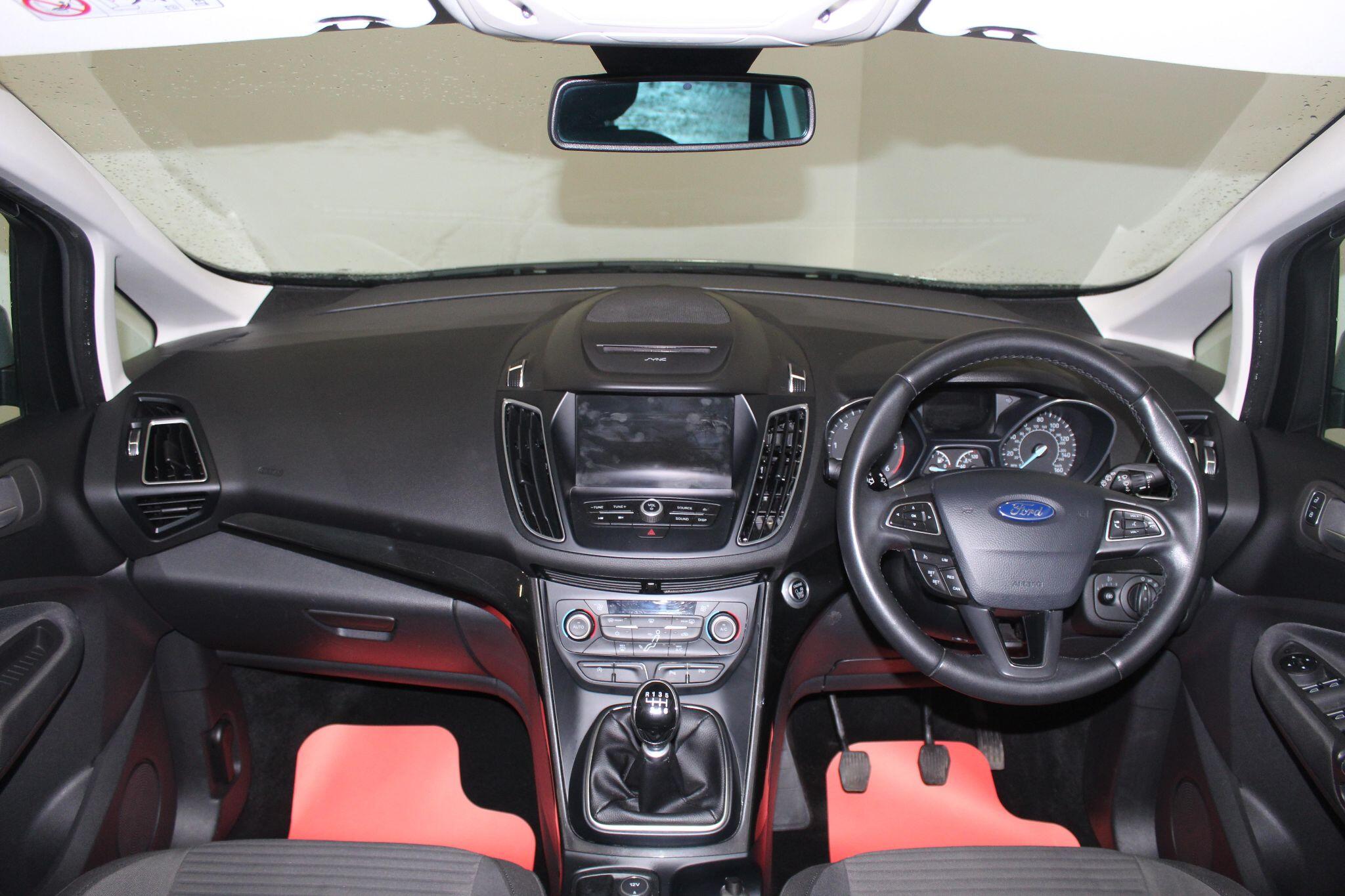 Ford C-Max view 28
