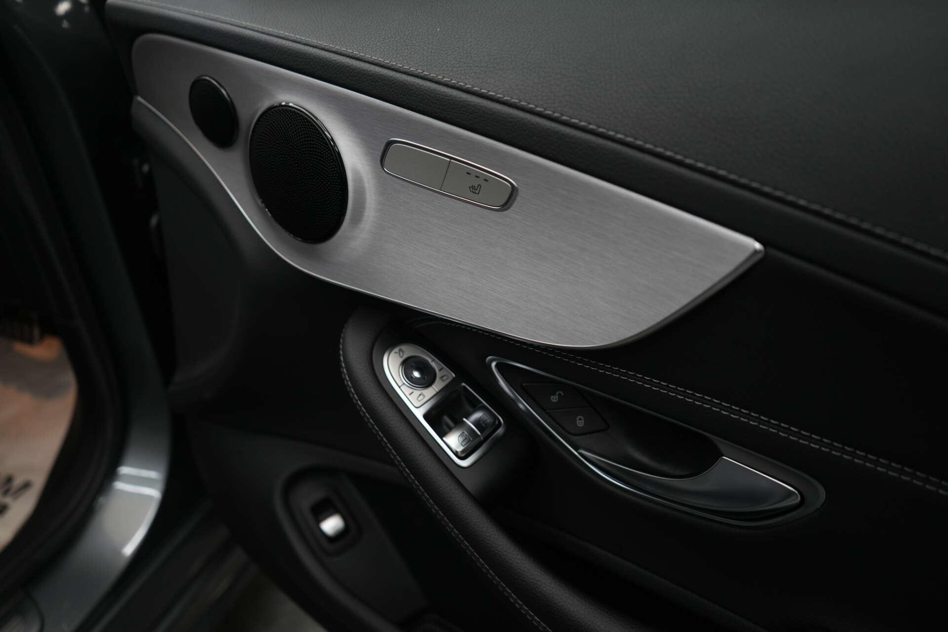Mercedes-Benz C Class view 18