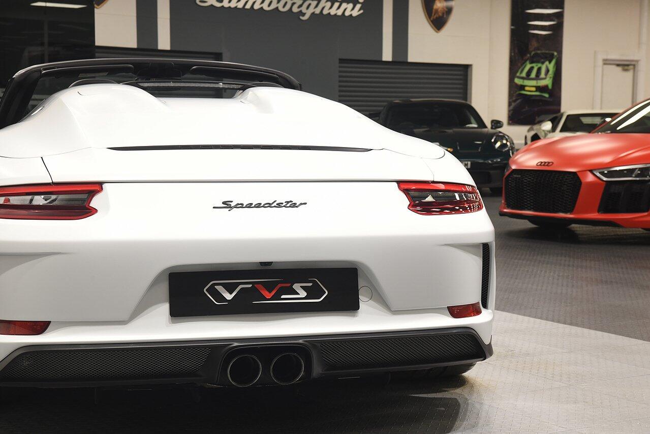 Porsche 911 view 44