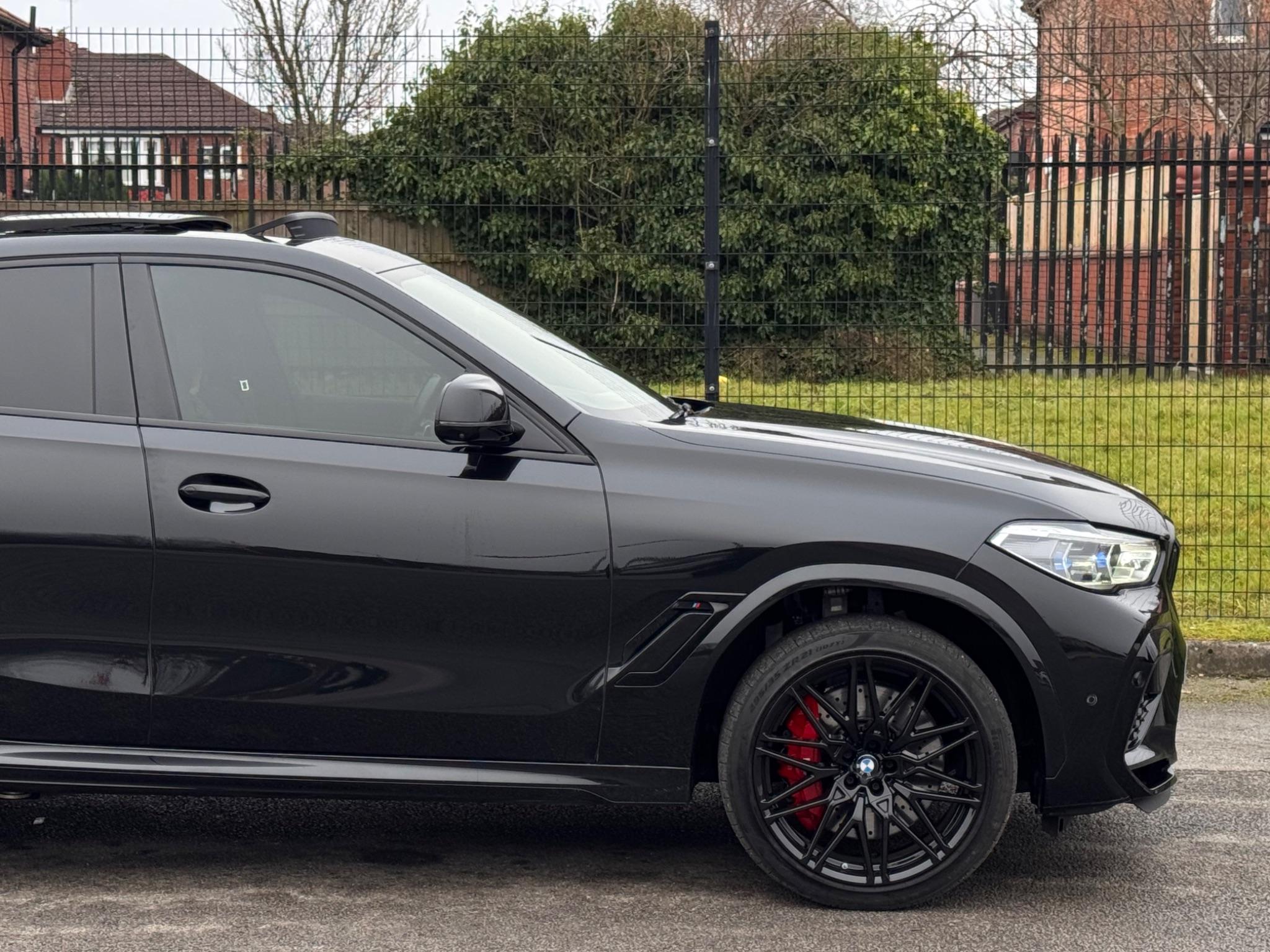 BMW X6 M view 4