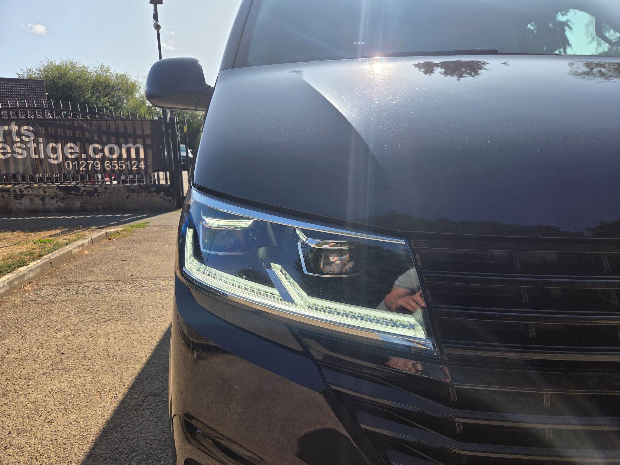 Volkswagen Transporter view 26