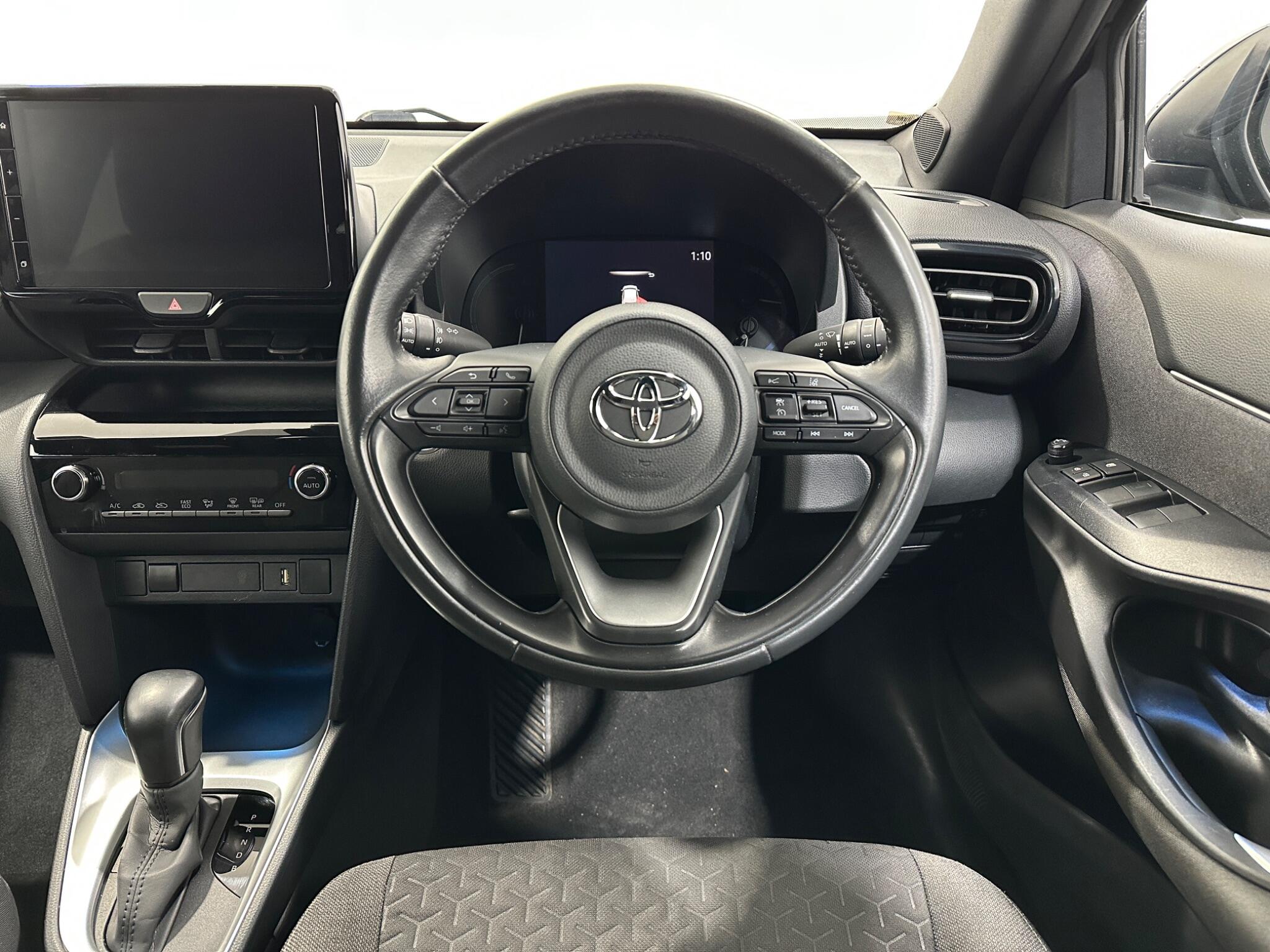 Toyota Yaris Cross view 13