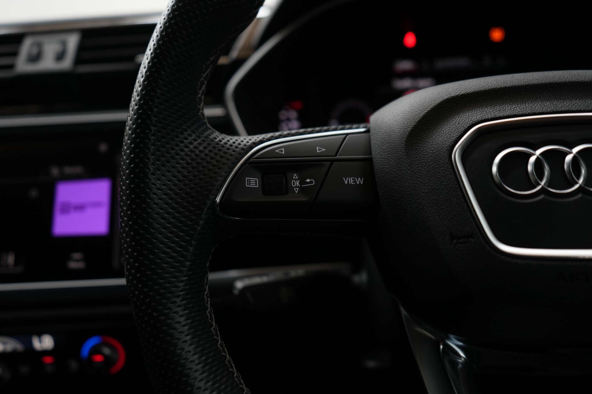 Audi Q3 view 40