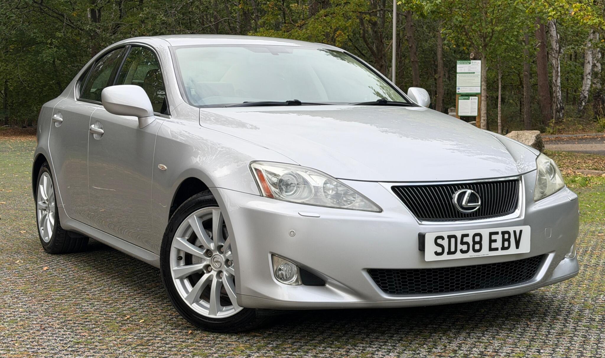 Lexus IS