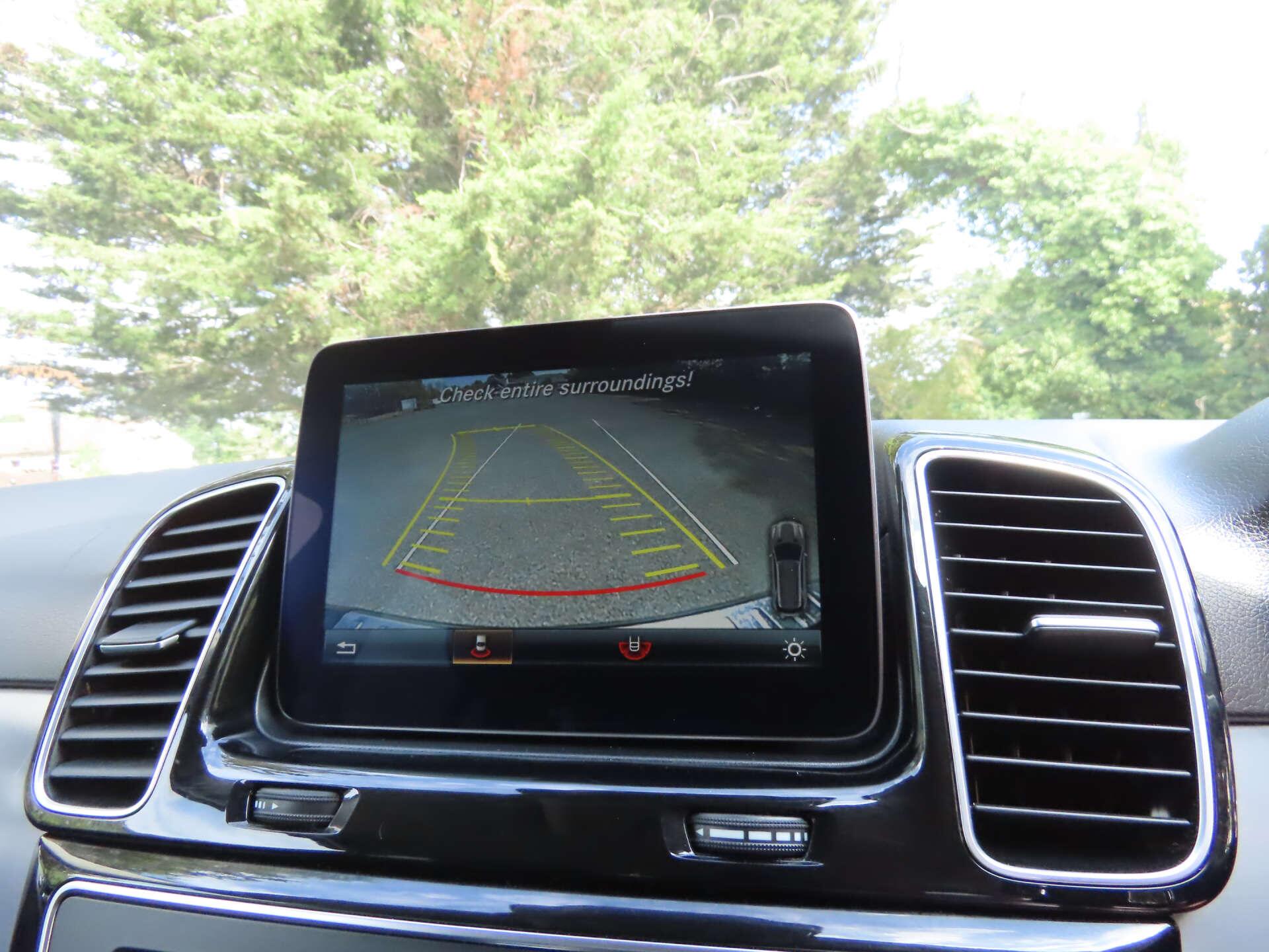 Mercedes-Benz Gle view 11
