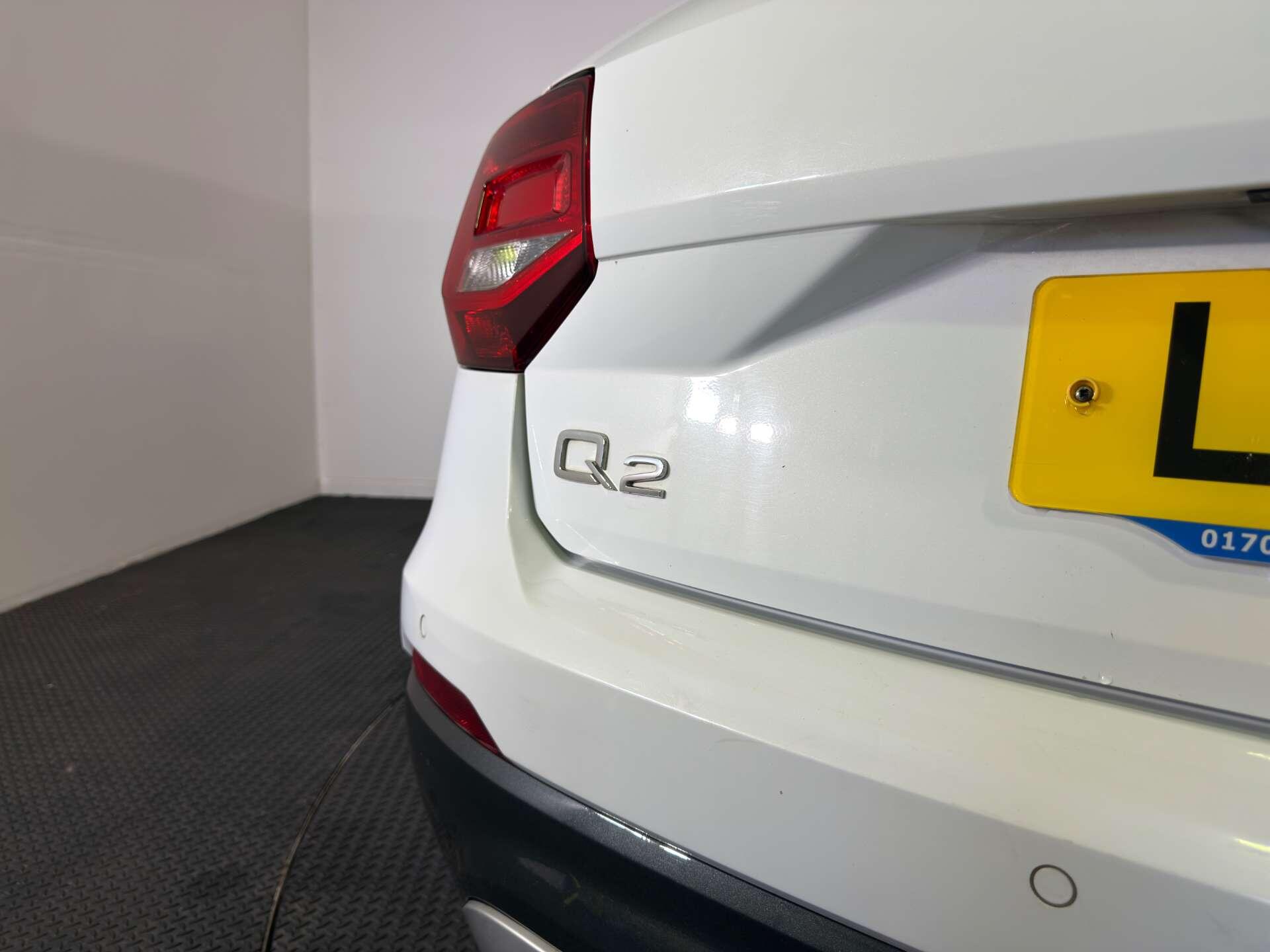 Audi Q2 view 9