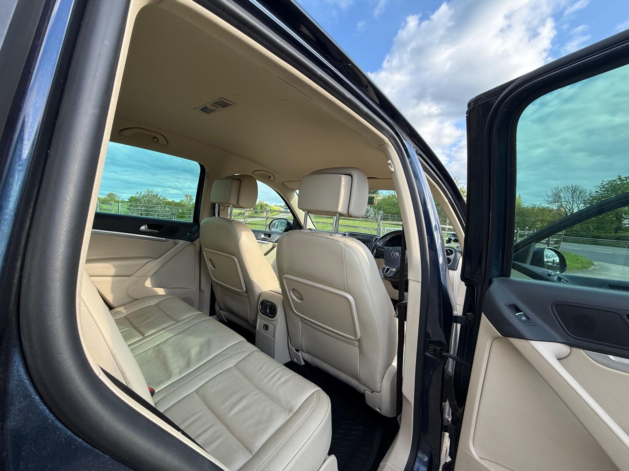 Volkswagen Tiguan 2.0 TDI BlueMotion Tech SE 4WD Euro 5 (s/s) 5dr — photo 29 of 100