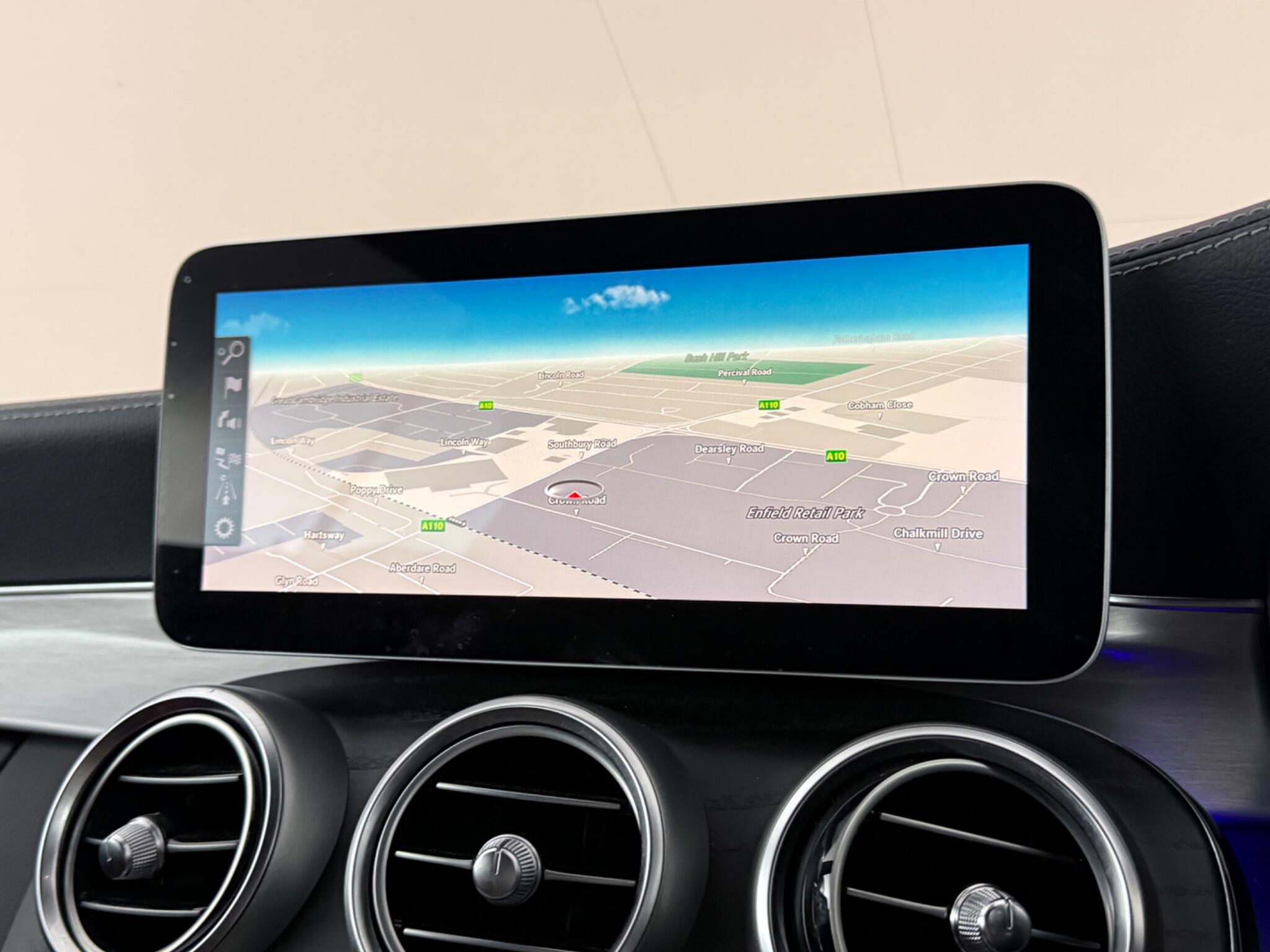 Mercedes-Benz C-Class view 31