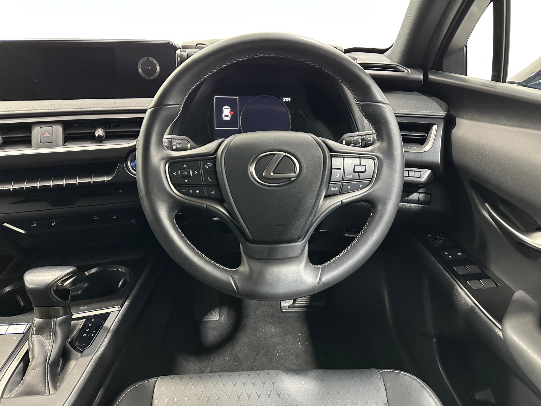 Lexus UX view 13
