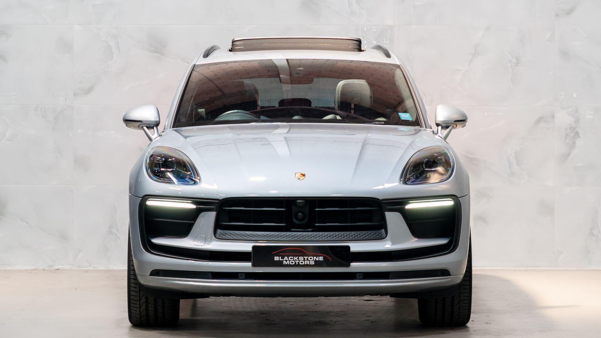 Porsche Macan view 4